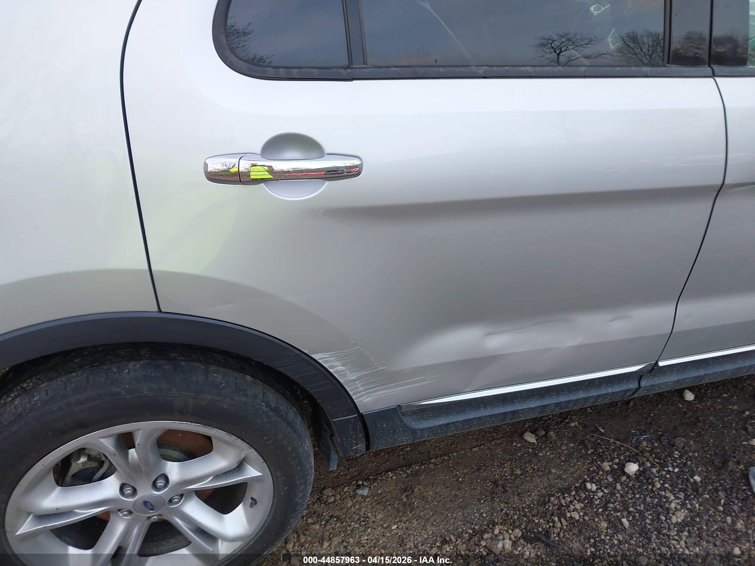 FORD EXPLORER image 6