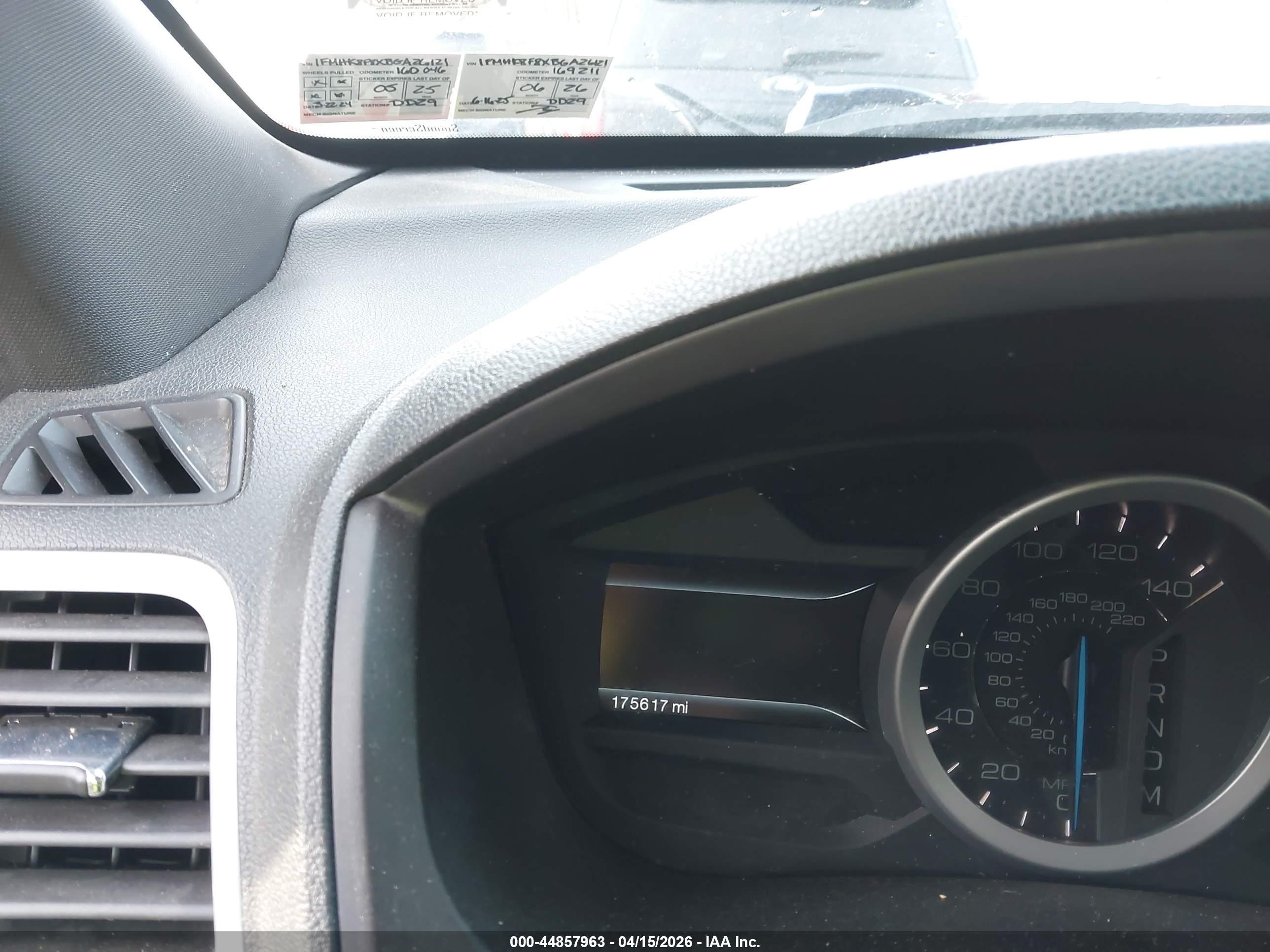 FORD EXPLORER image 7