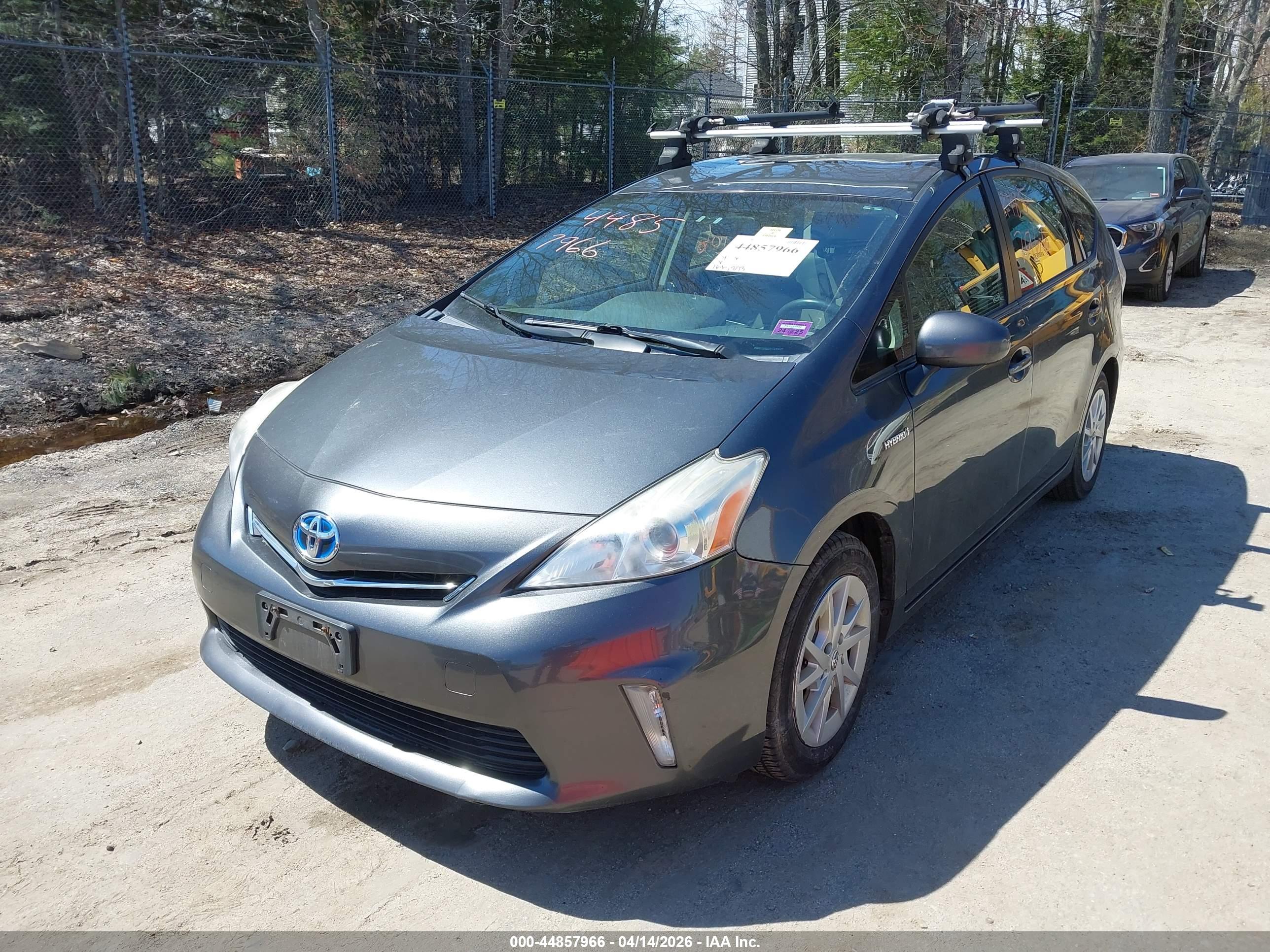 TOYOTA PRIUS image 2