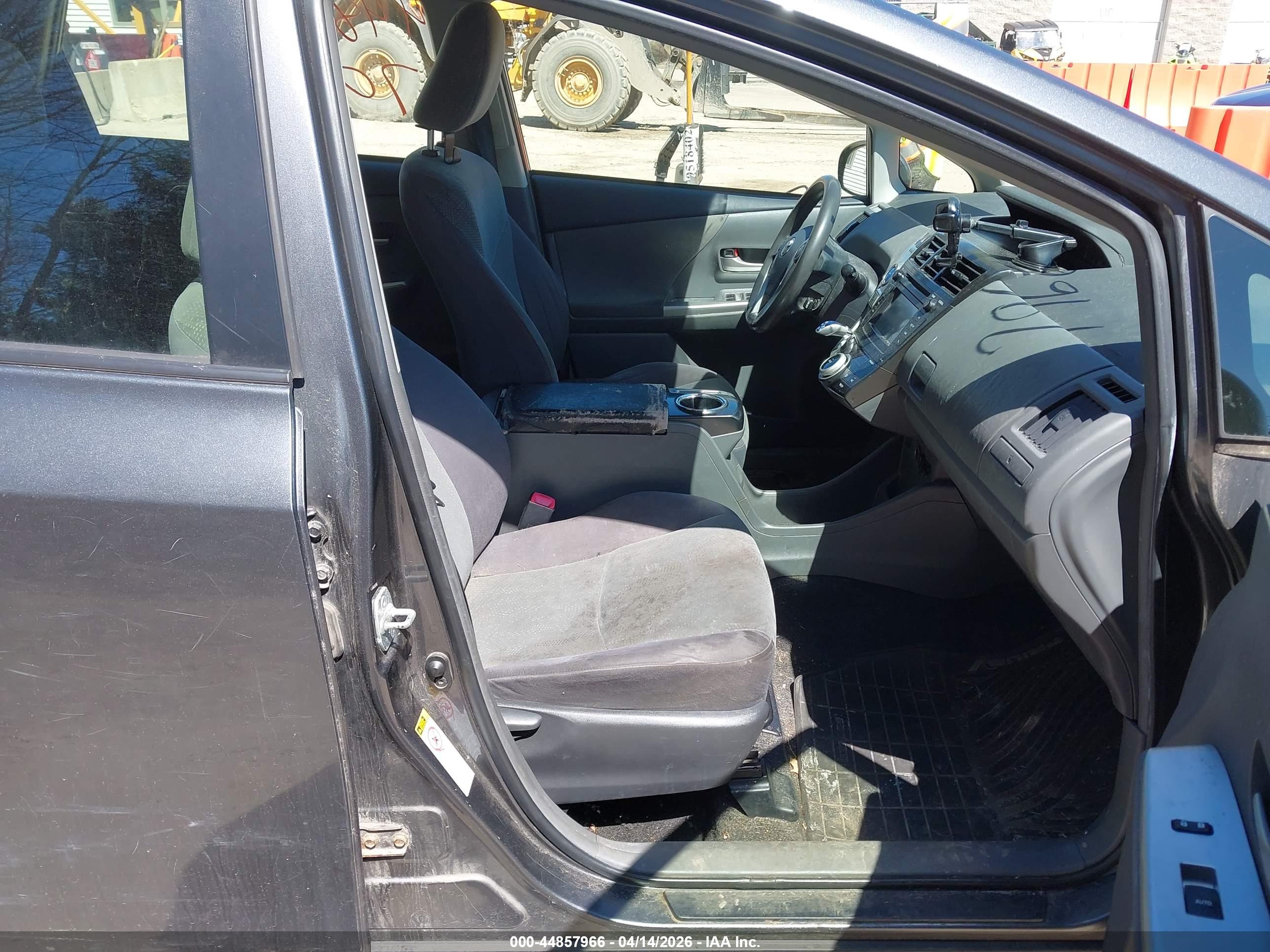 TOYOTA PRIUS image 5