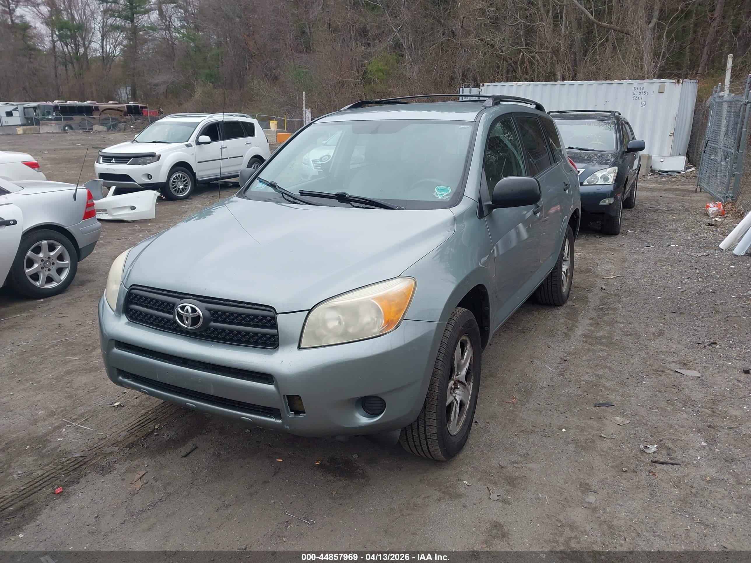 TOYOTA RAV4 image 2
