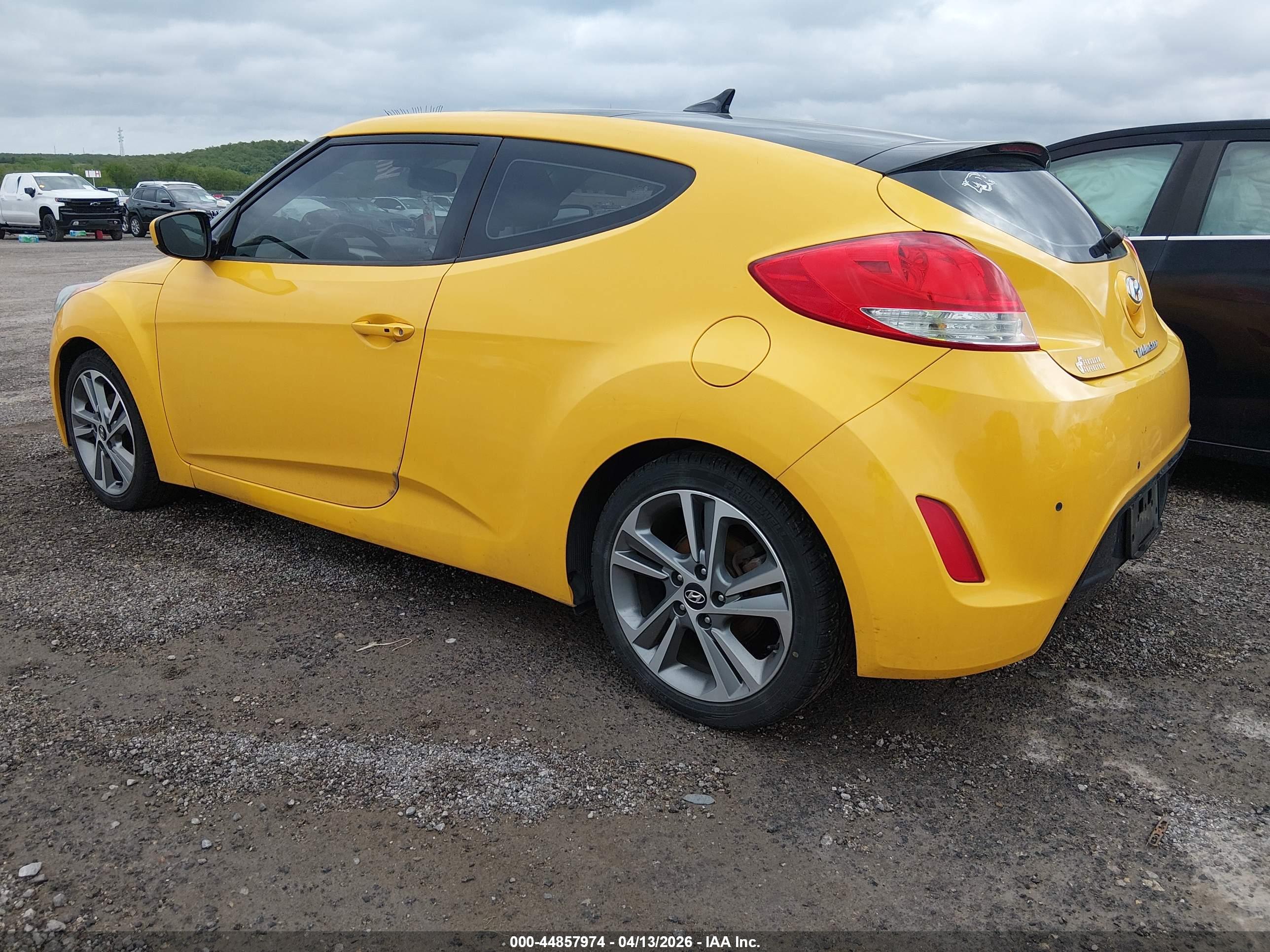 HYUNDAI VELOSTER image 3