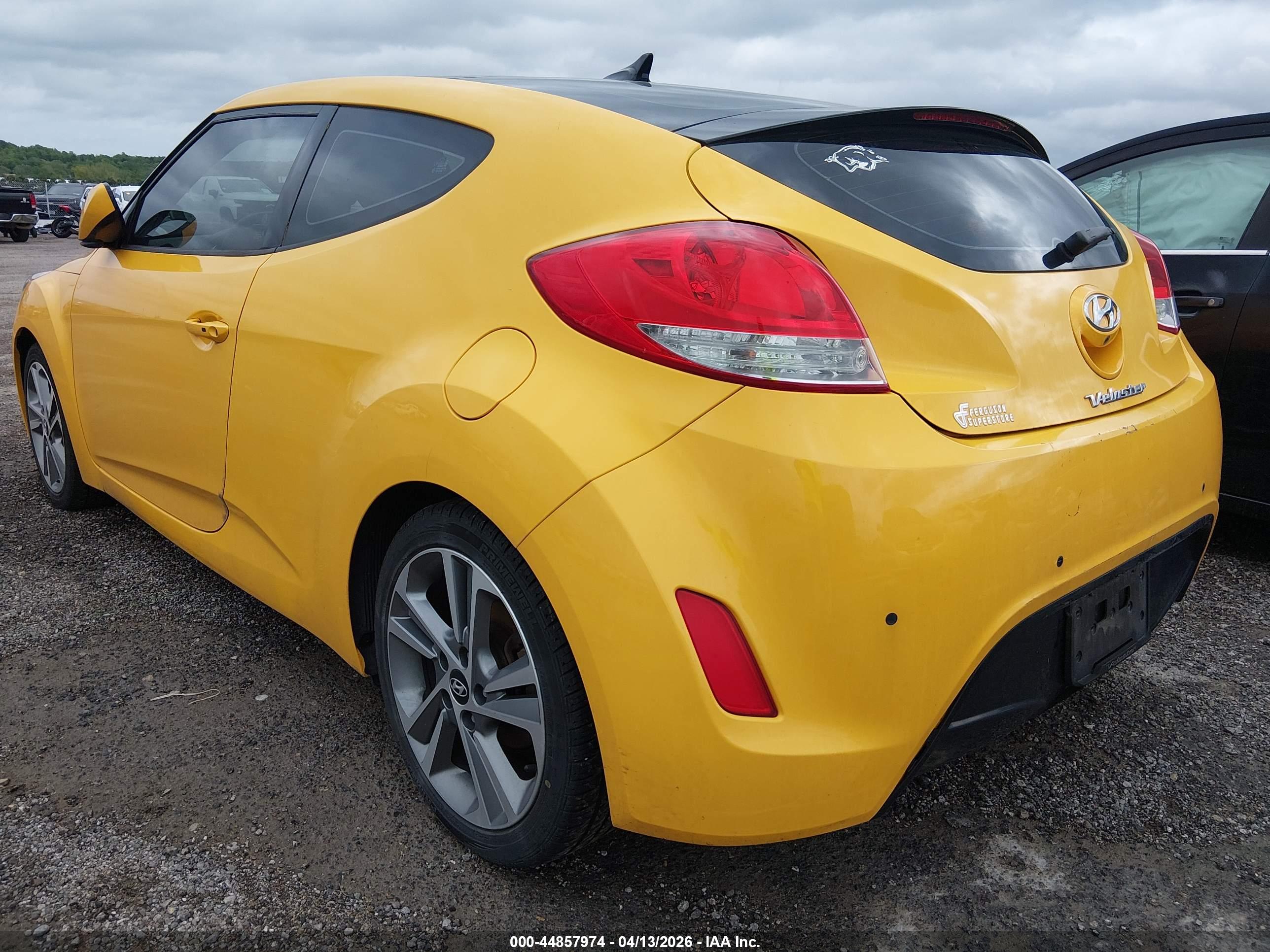 HYUNDAI VELOSTER image 6