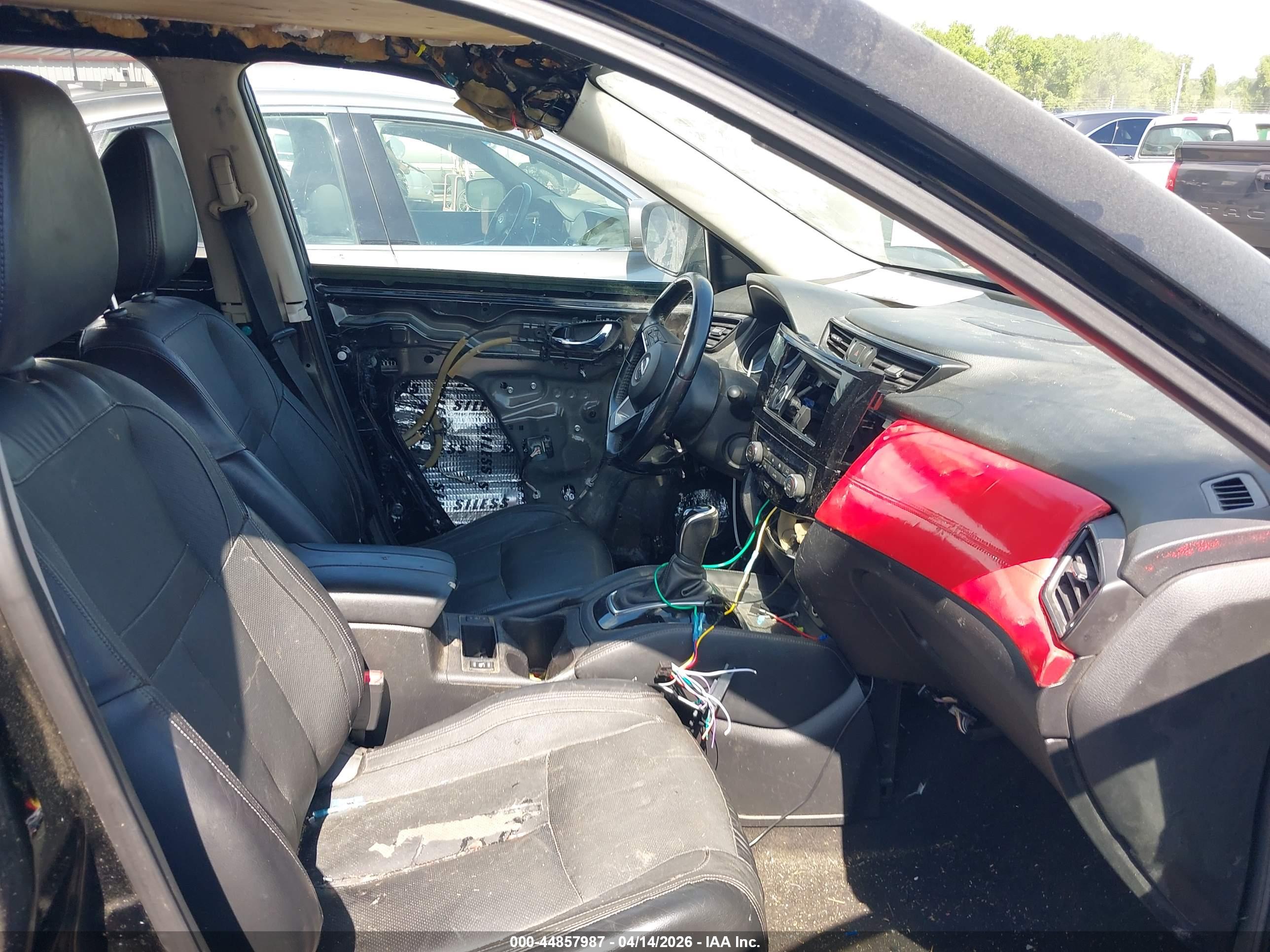NISSAN ROGUE image 5