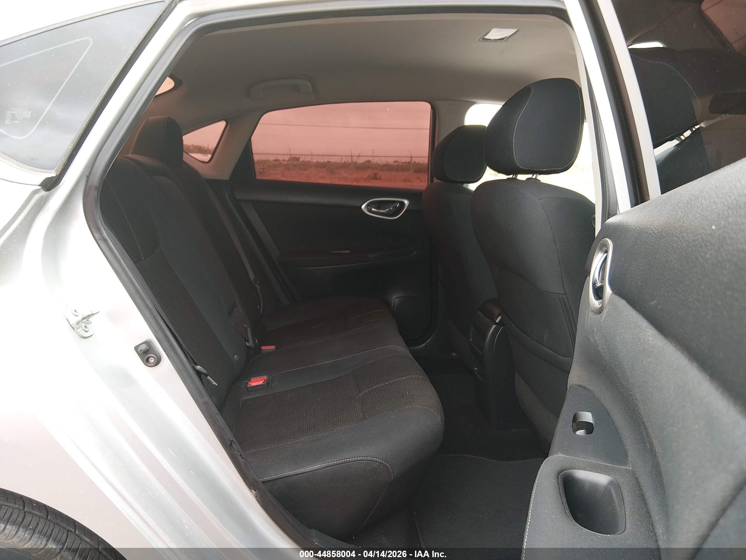 NISSAN SENTRA image 8