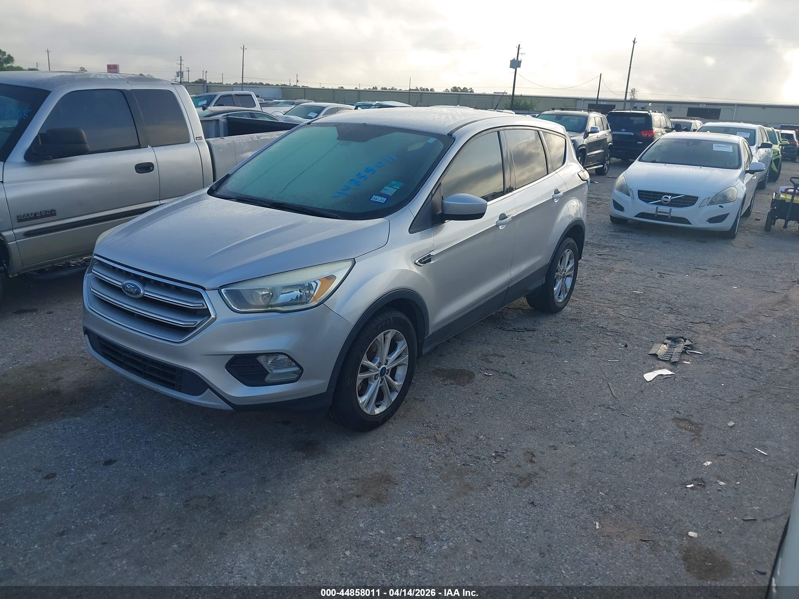 FORD ESCAPE image 2