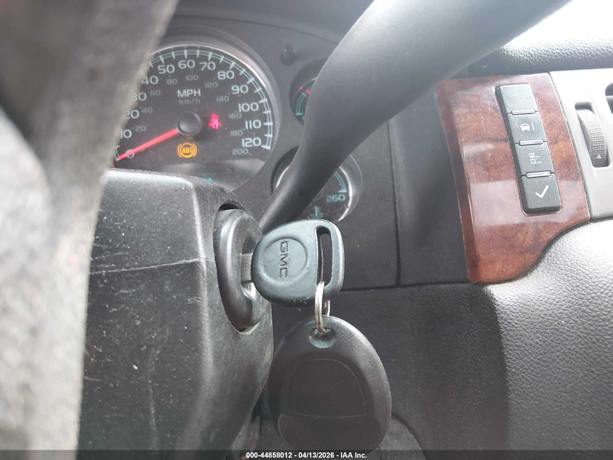 GMC YUKON image 11