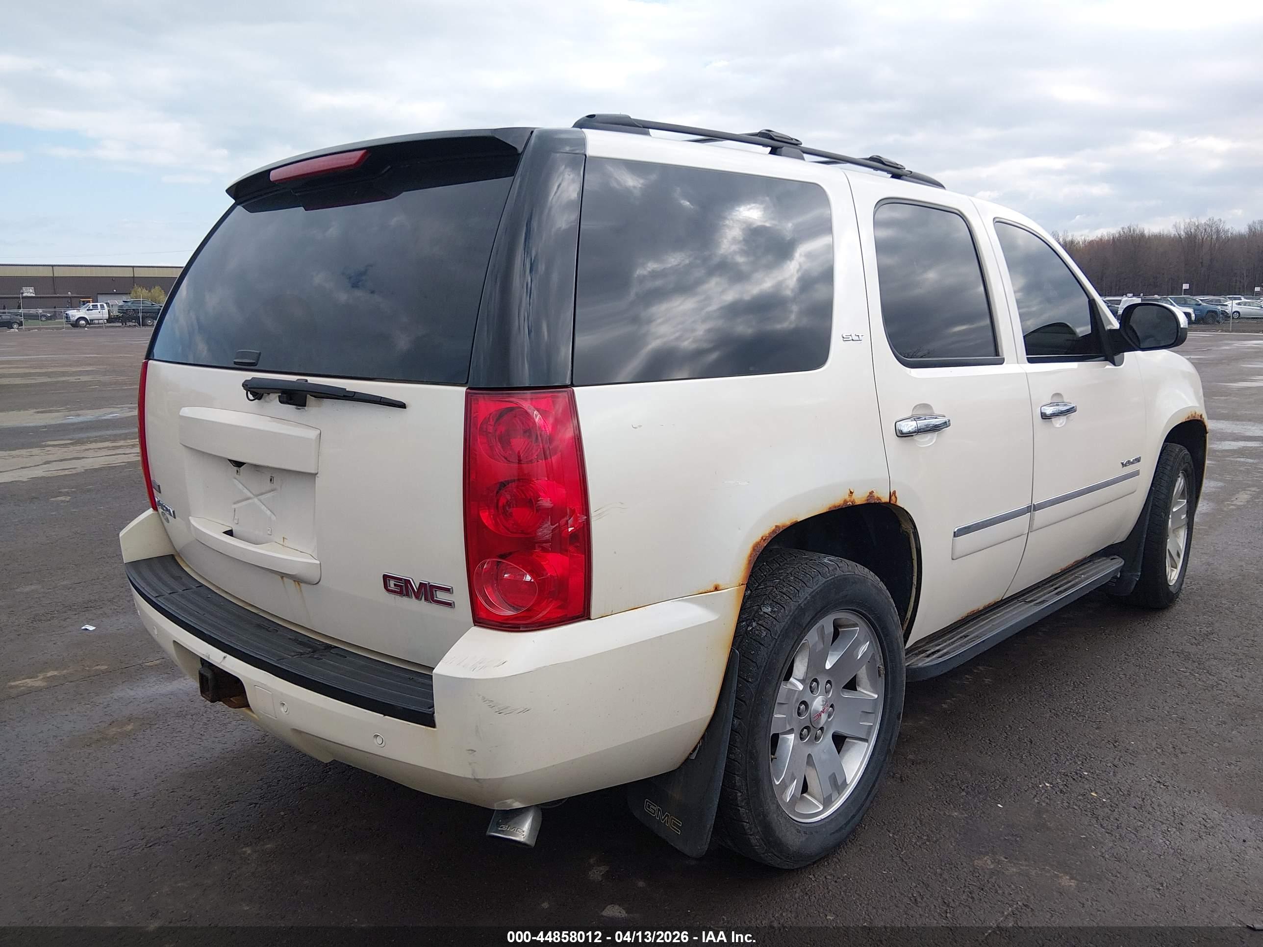 GMC YUKON image 4