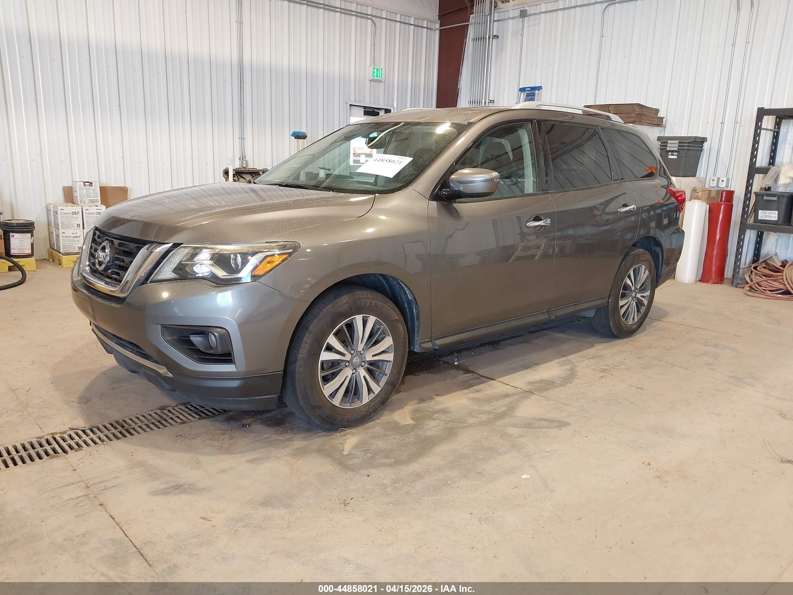 NISSAN PATHFINDER image 2