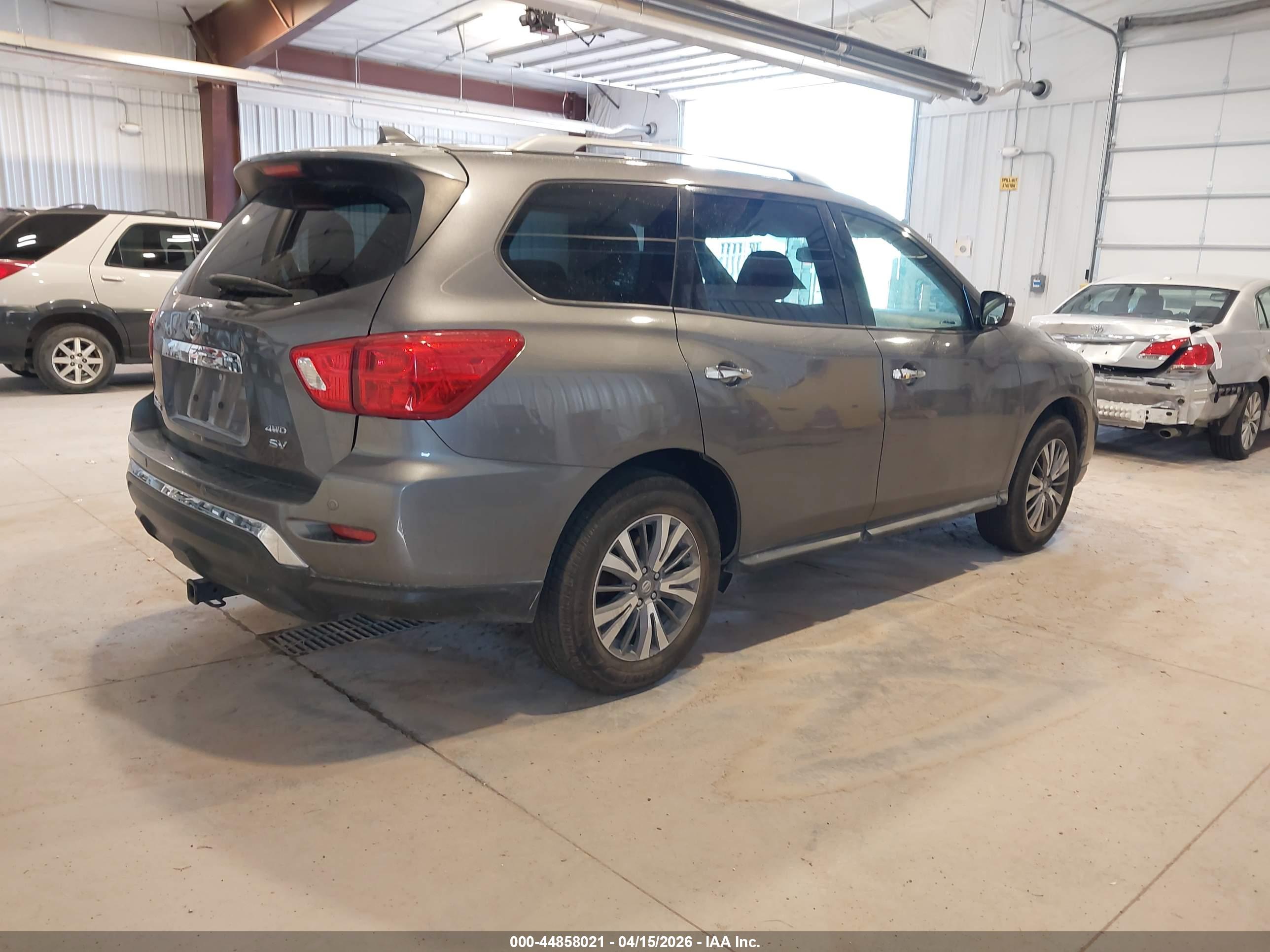 NISSAN PATHFINDER image 4
