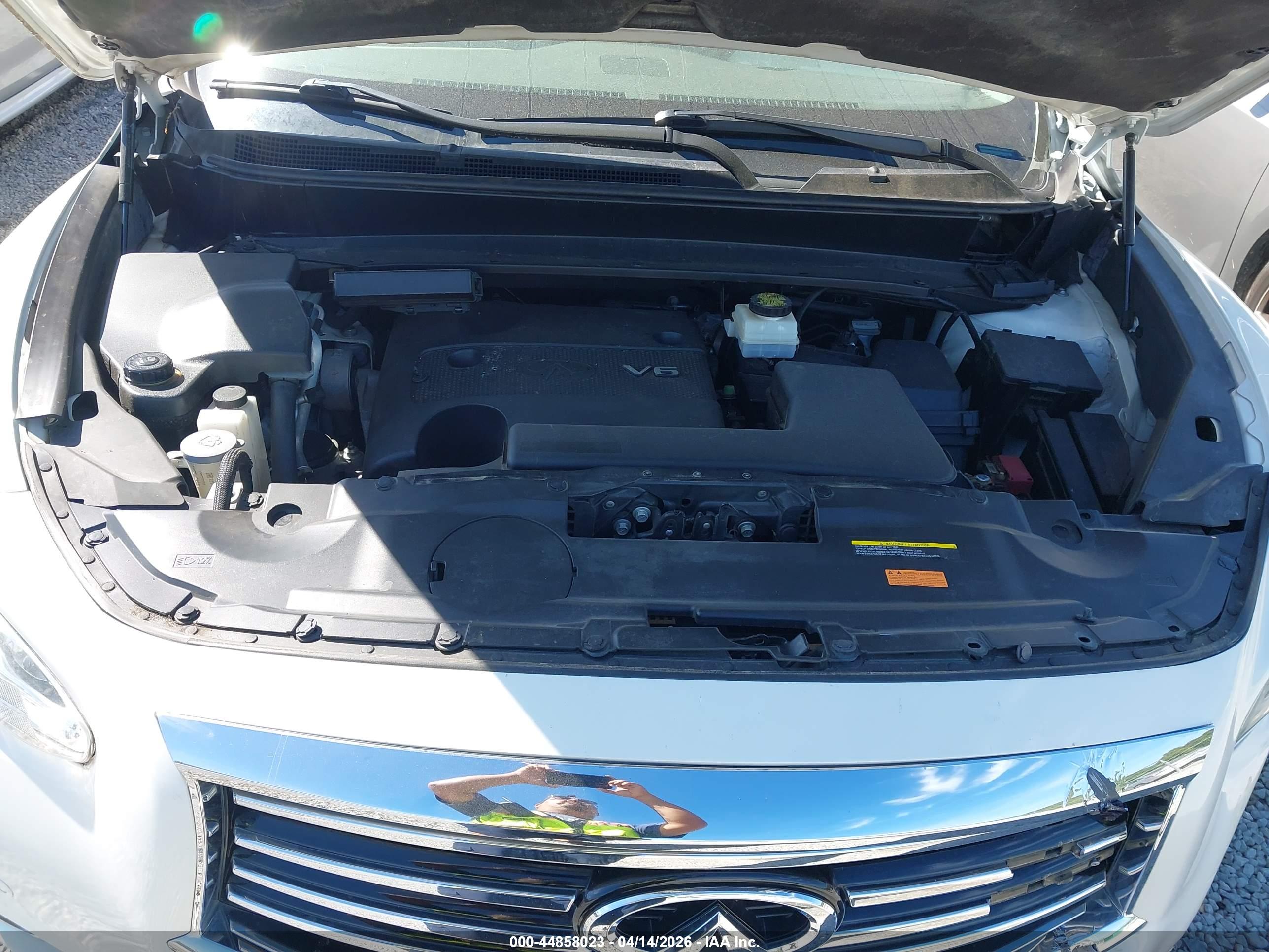INFINITI JX35 image 10