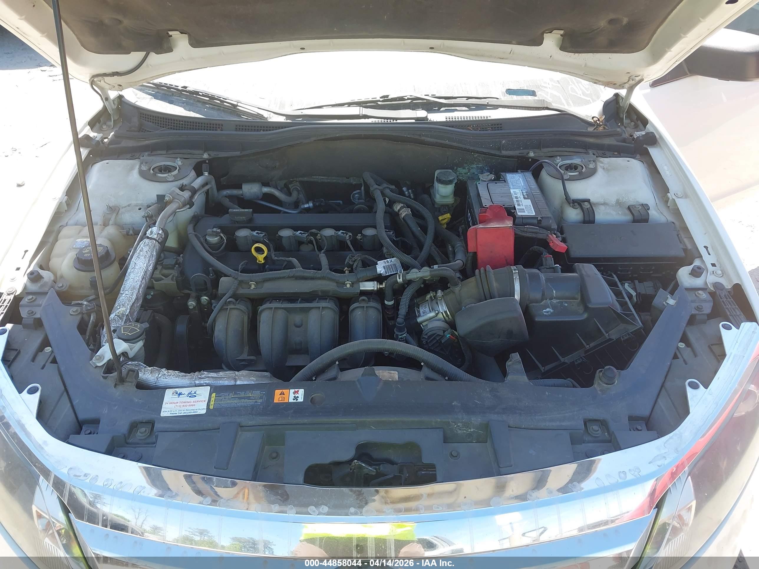 FORD FUSION image 10
