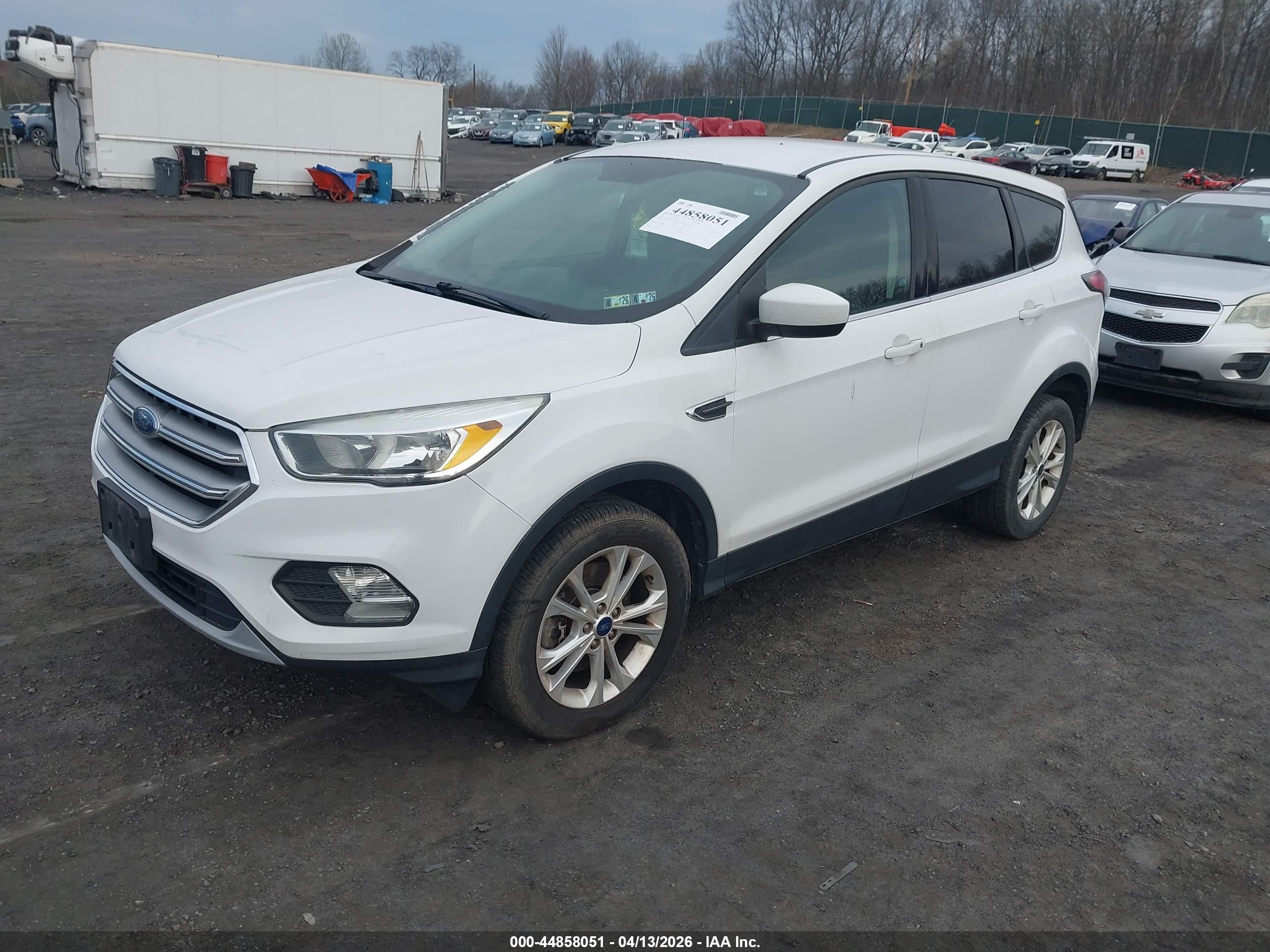 FORD ESCAPE image 2