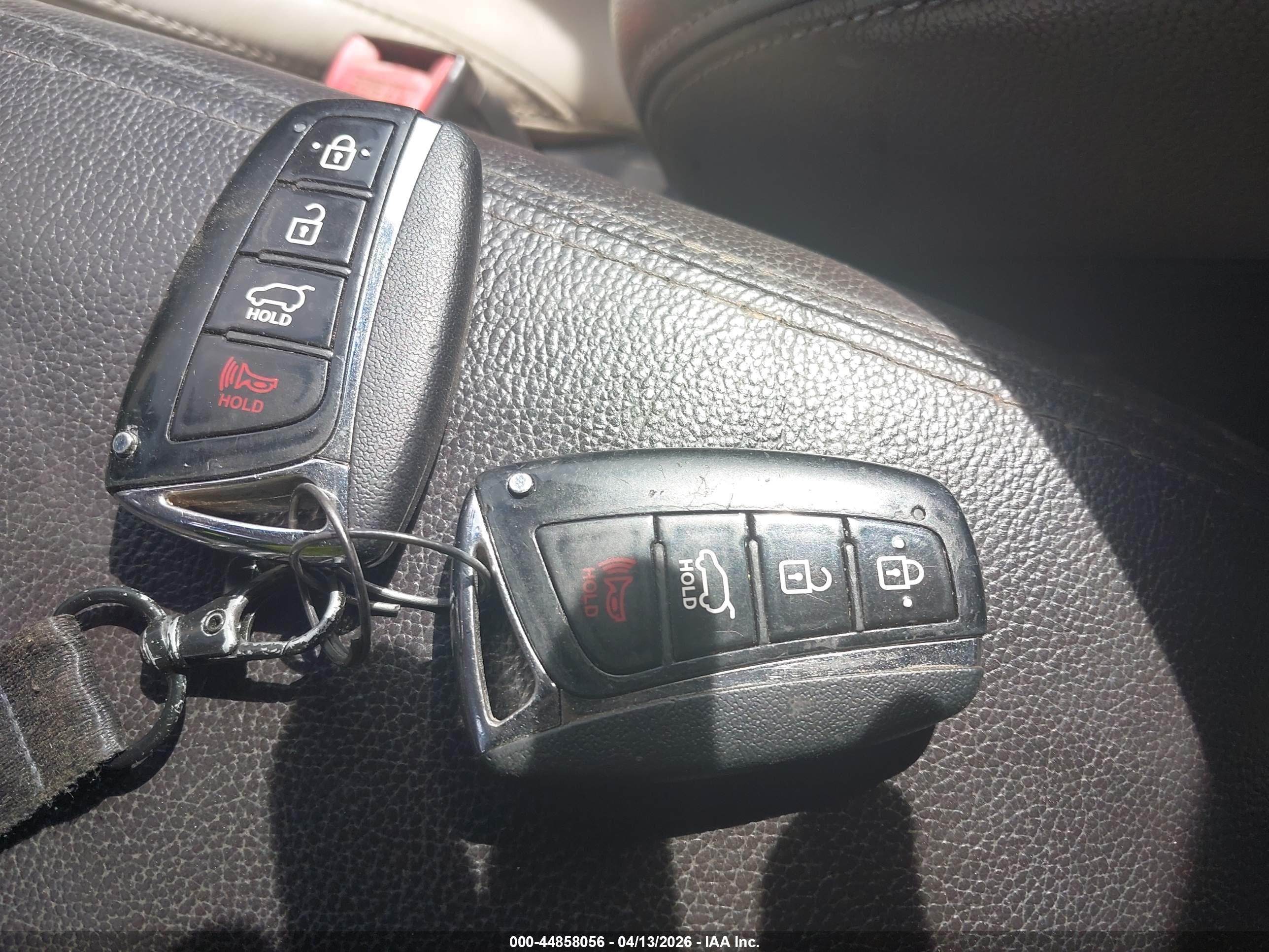 HYUNDAI SANTA image 11