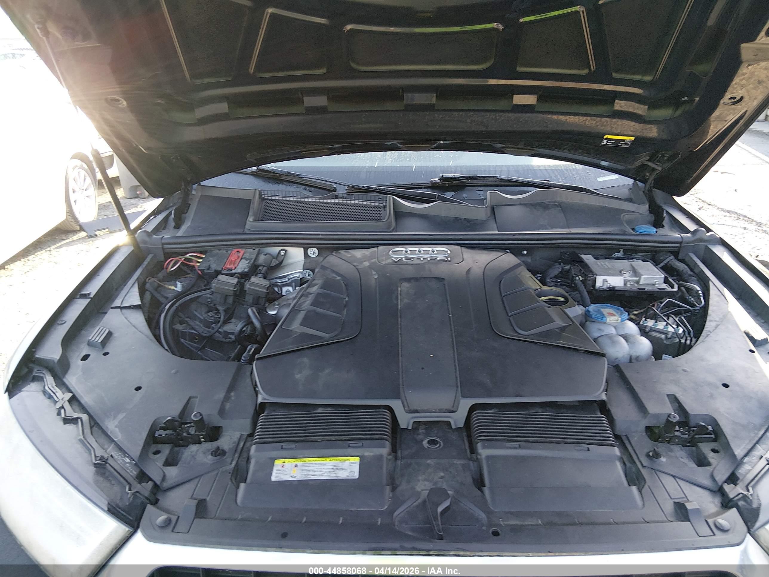 AUDI Q7 image 10