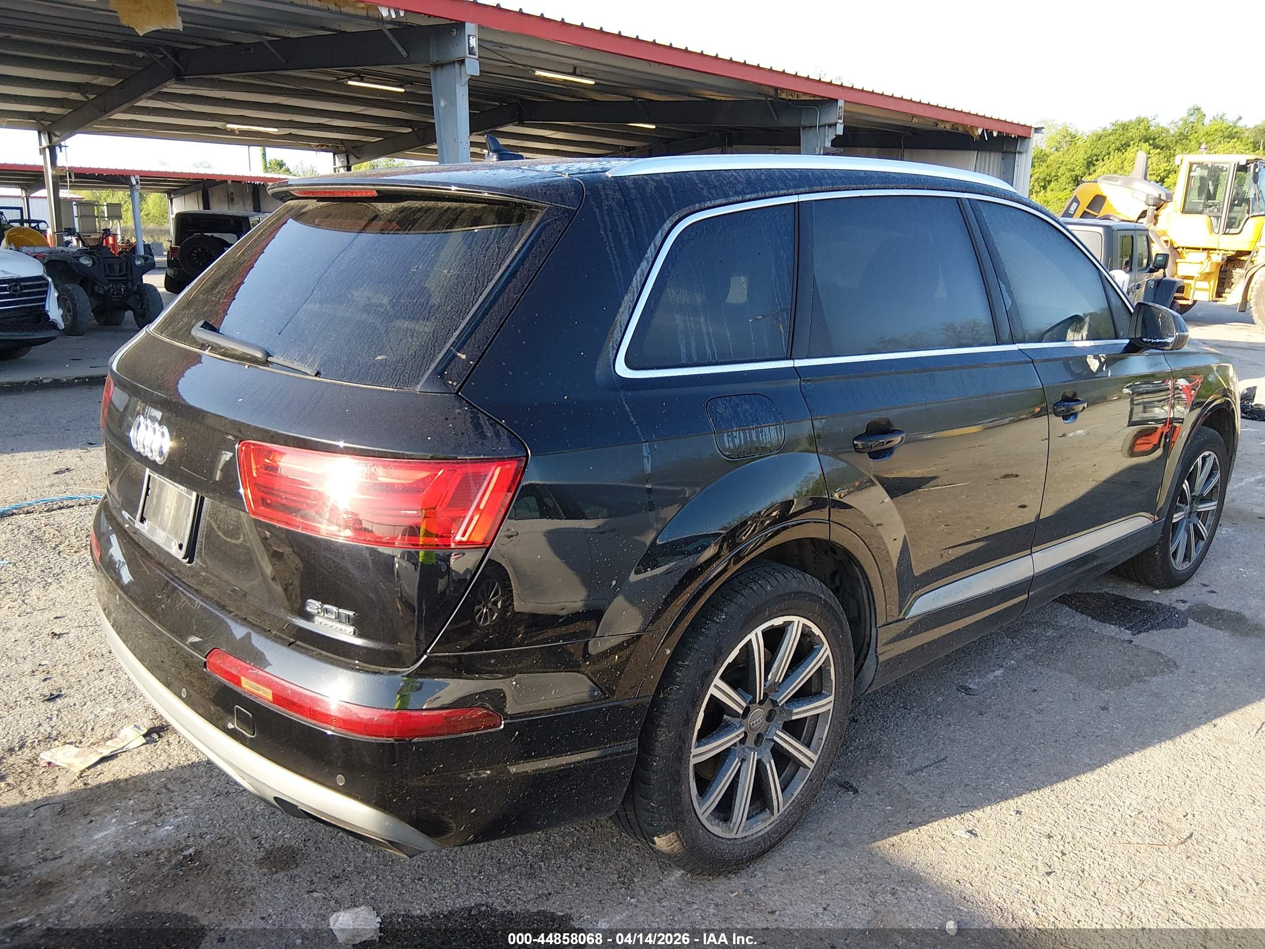 AUDI Q7 image 4