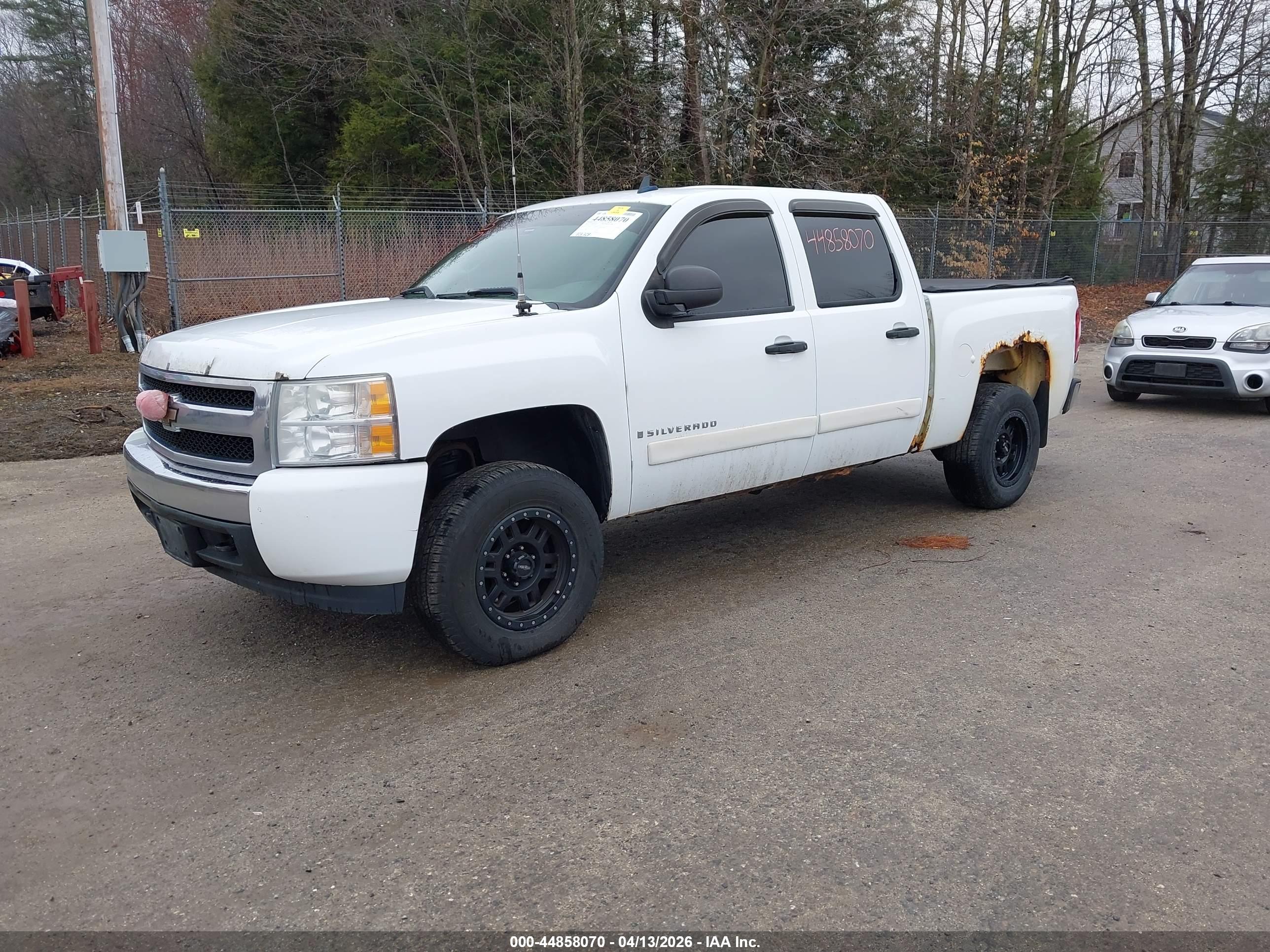 CHEVROLET SILVERADO image 2