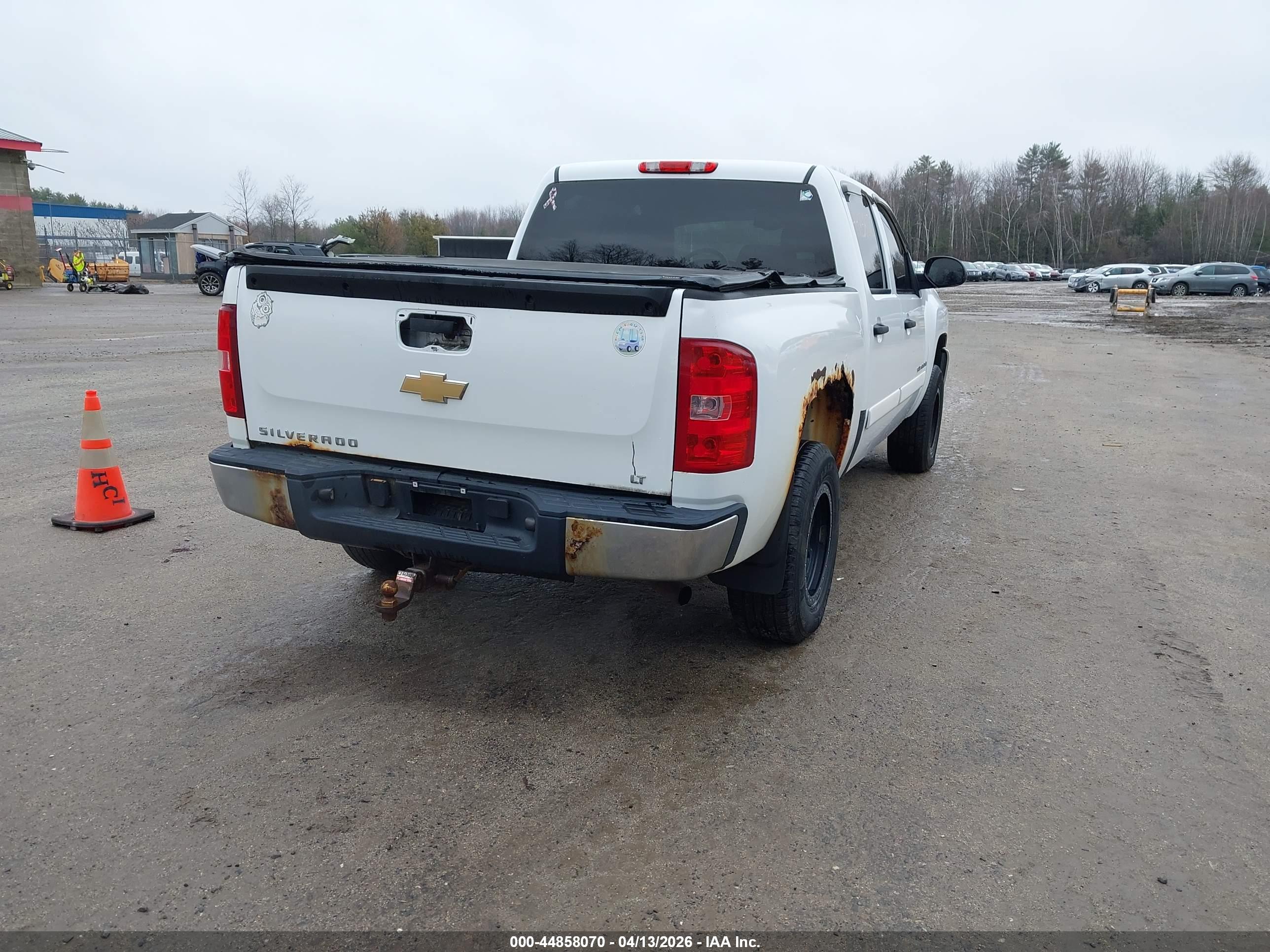 CHEVROLET SILVERADO image 4