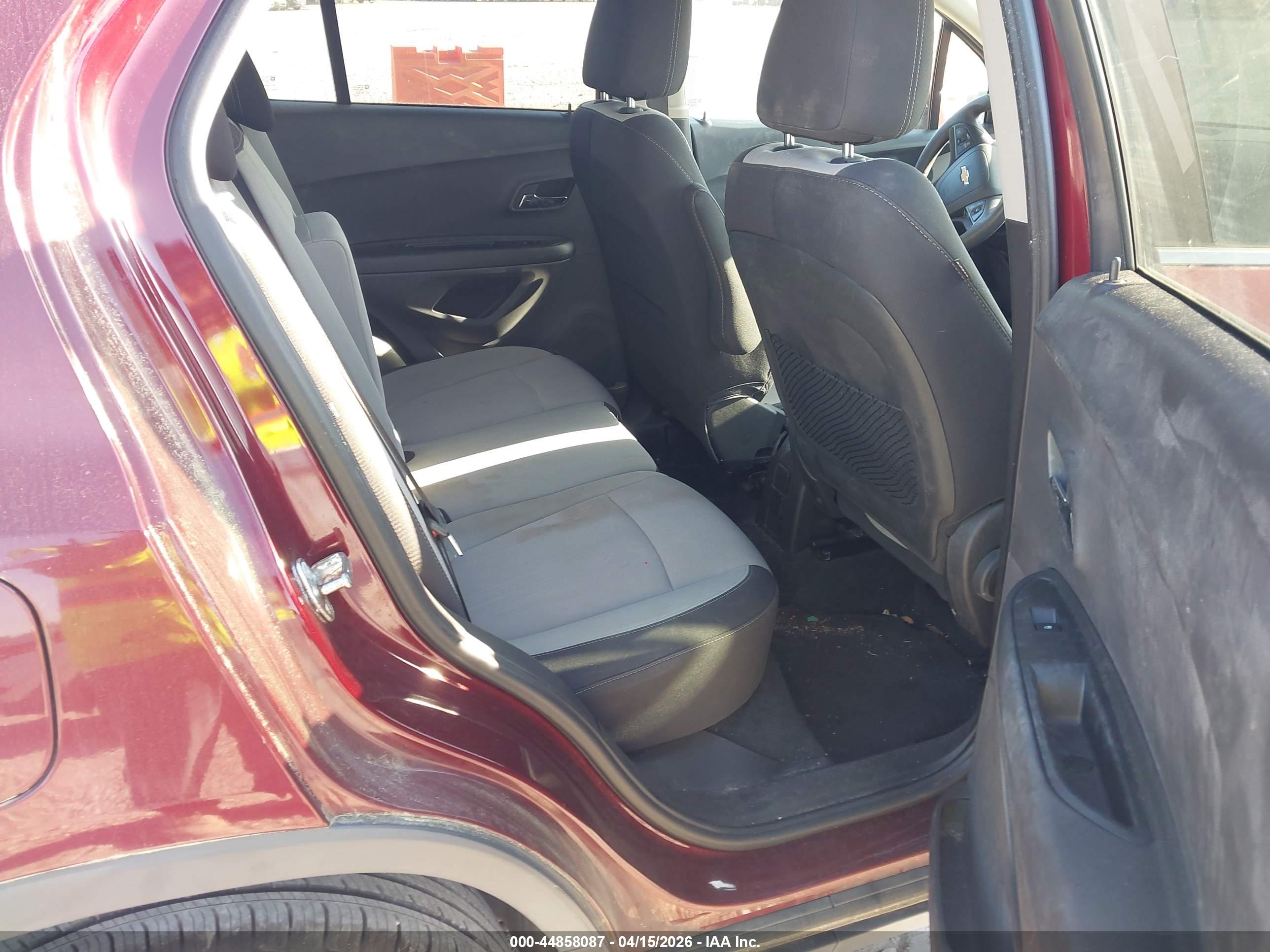 CHEVROLET TRAX image 8