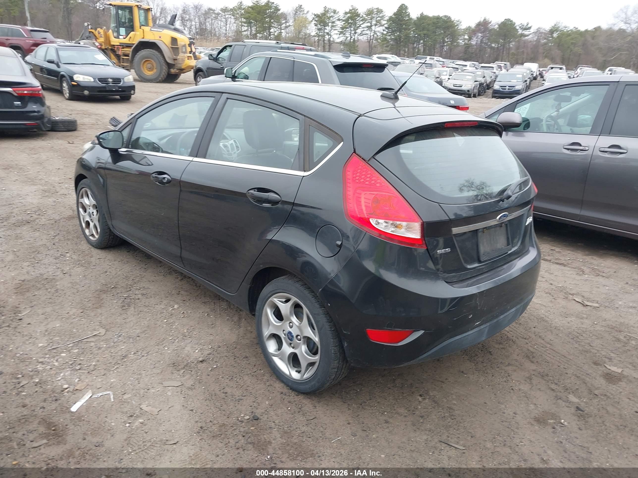FORD FIESTA image 3
