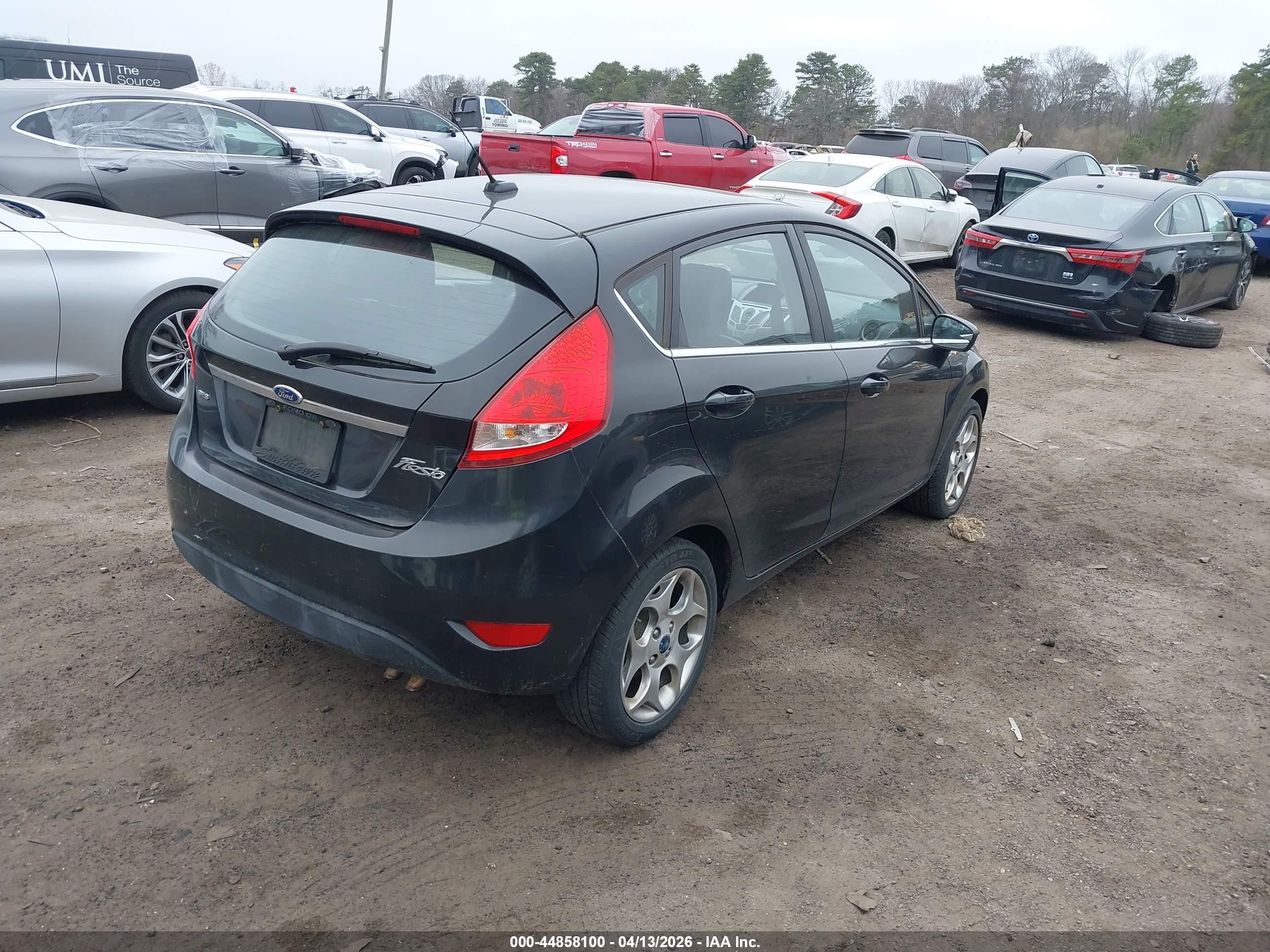 FORD FIESTA image 4