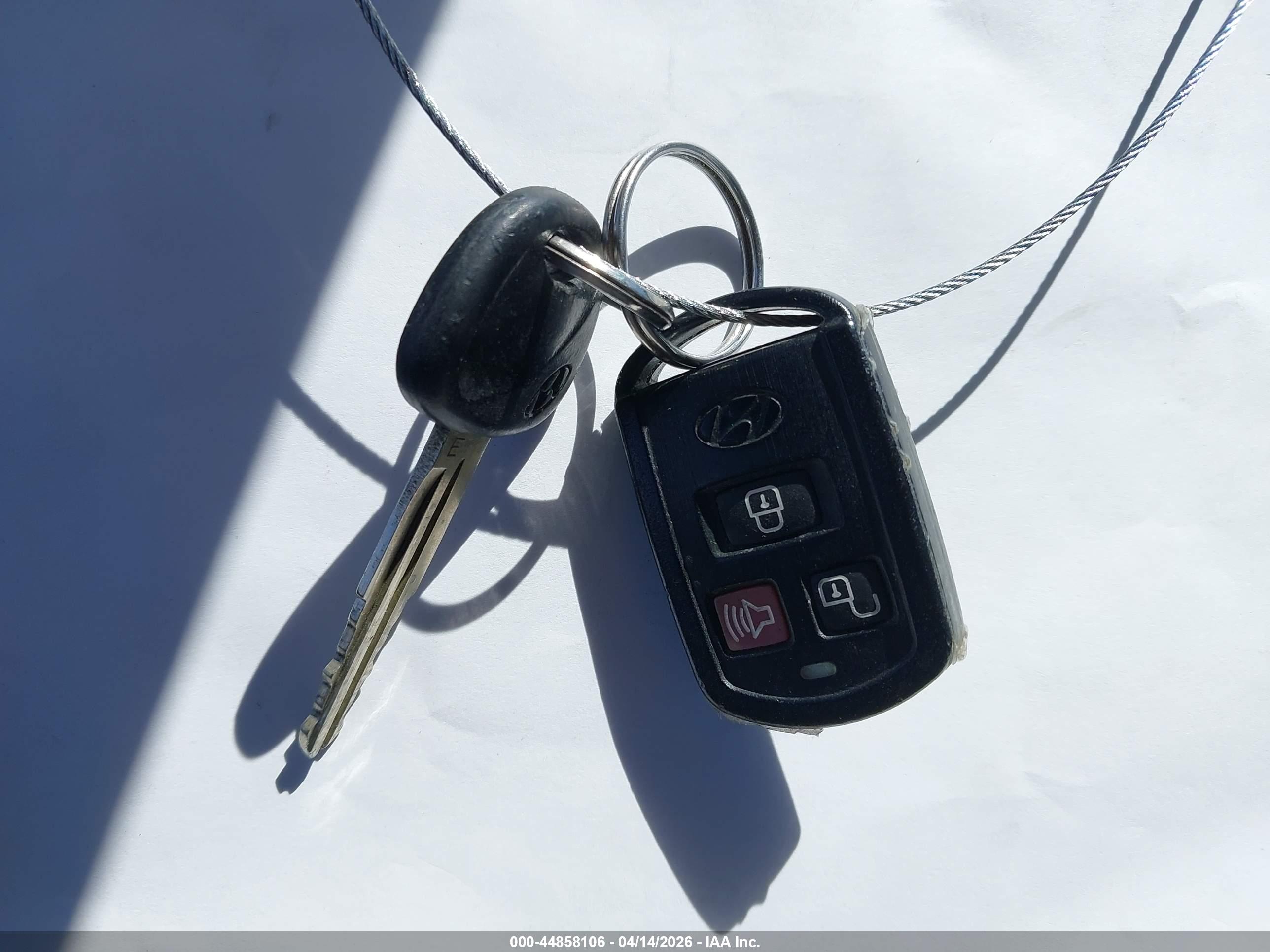 HYUNDAI SANTA image 11