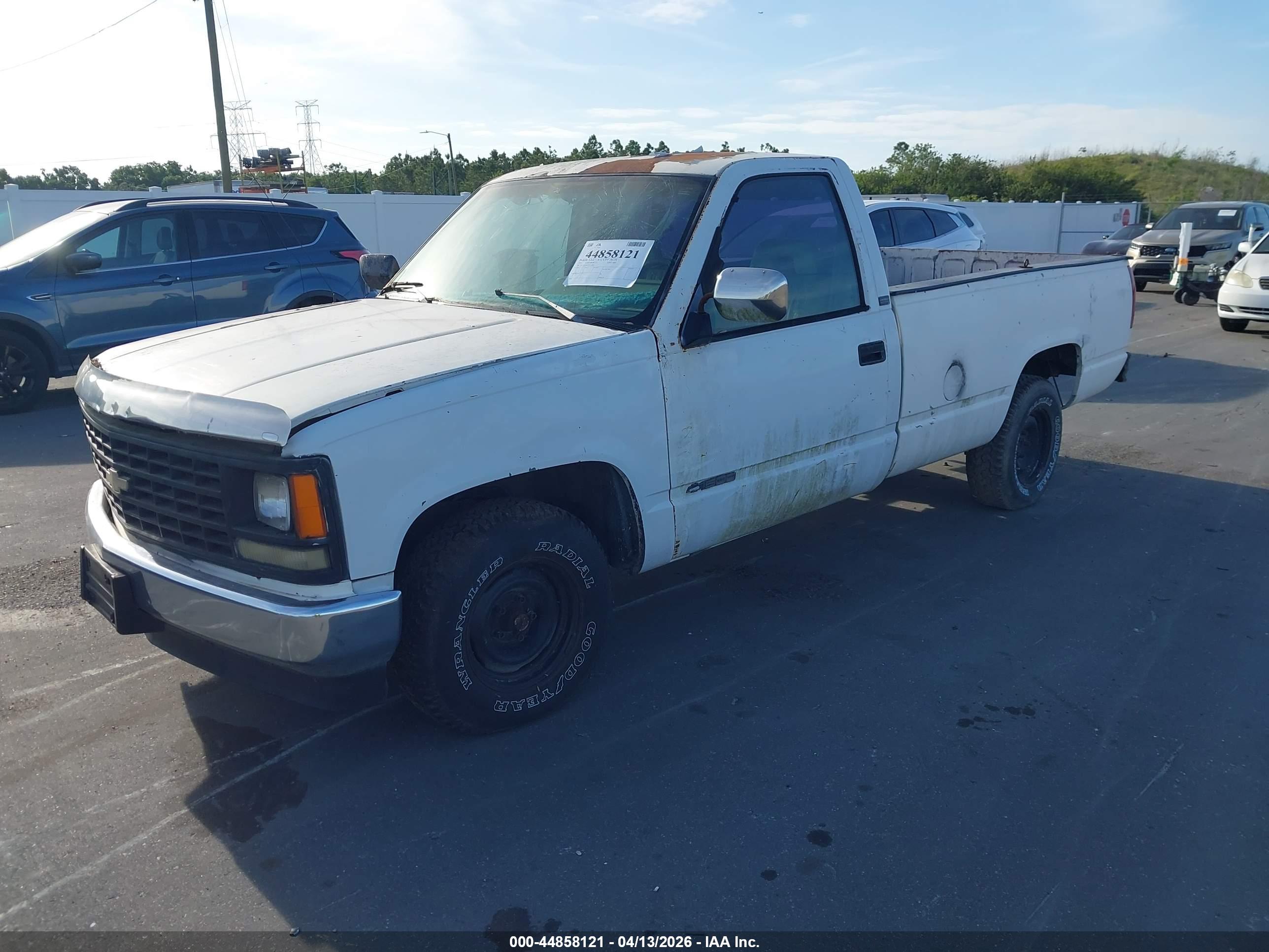CHEVROLET GMT-400 image 2