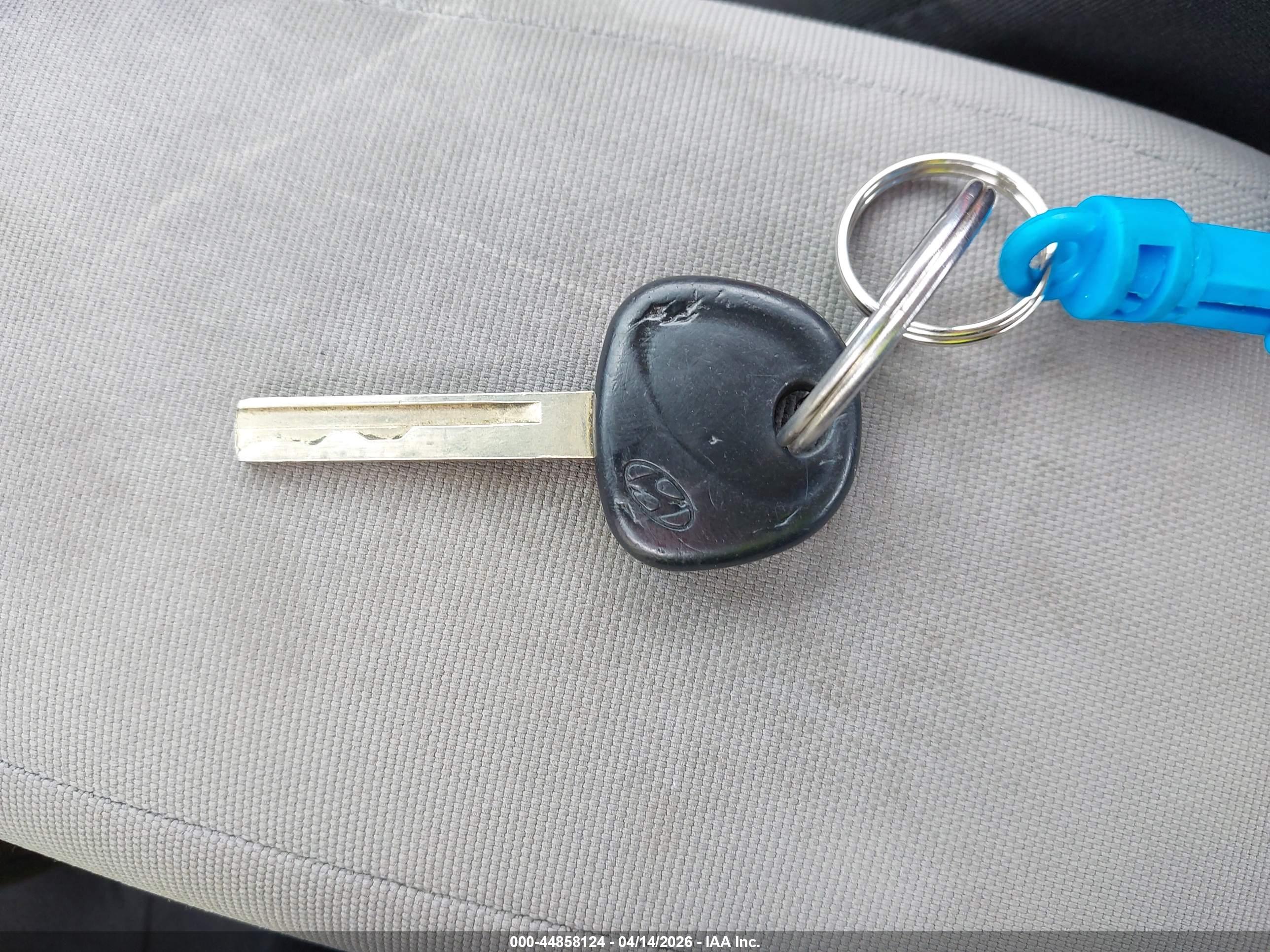 HYUNDAI ACCENT image 11