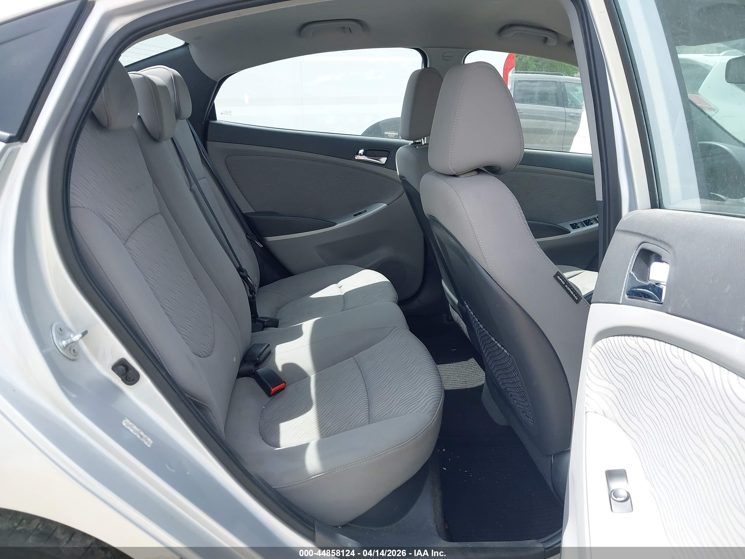 HYUNDAI ACCENT image 8