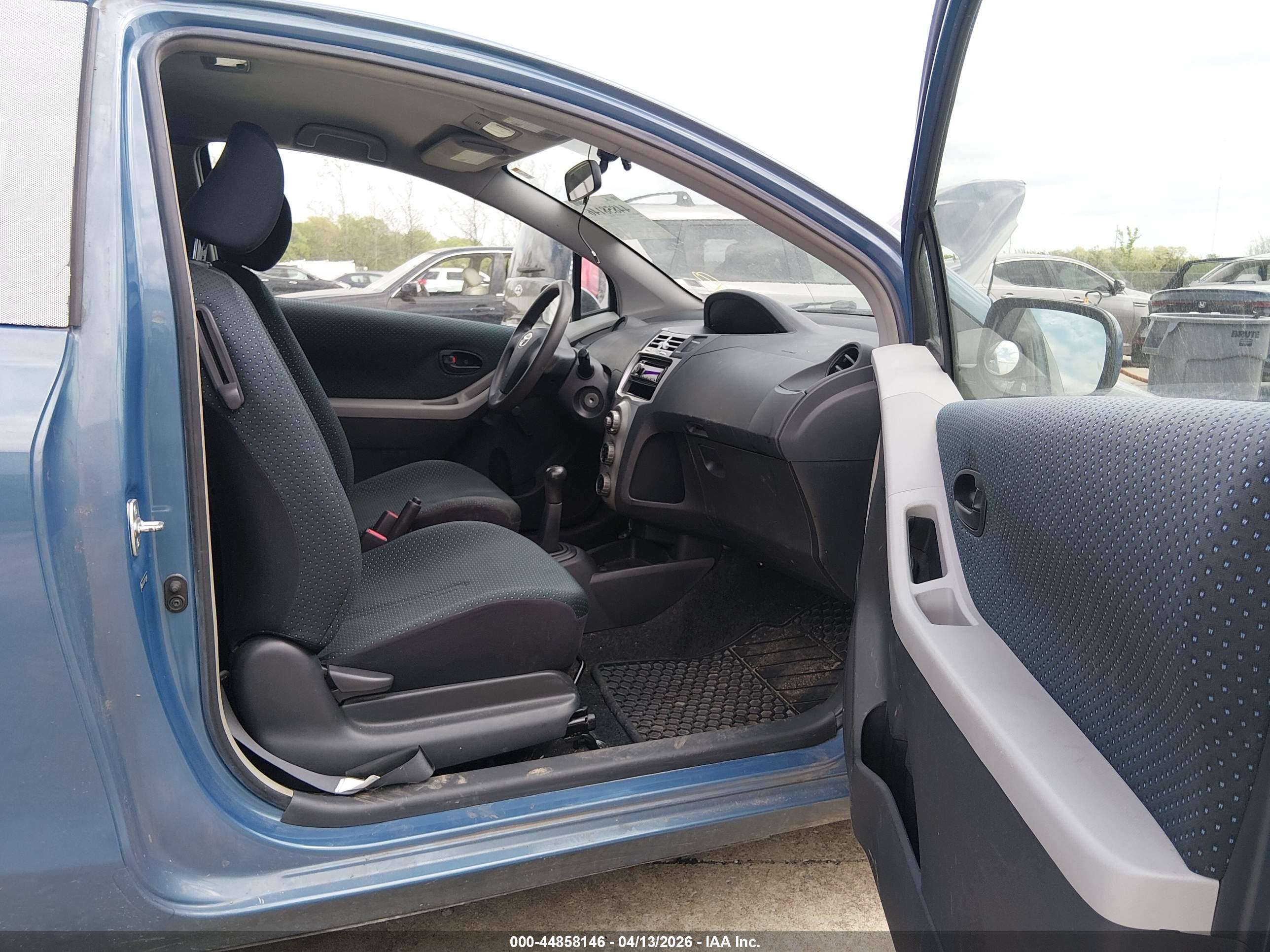 TOYOTA YARIS image 5