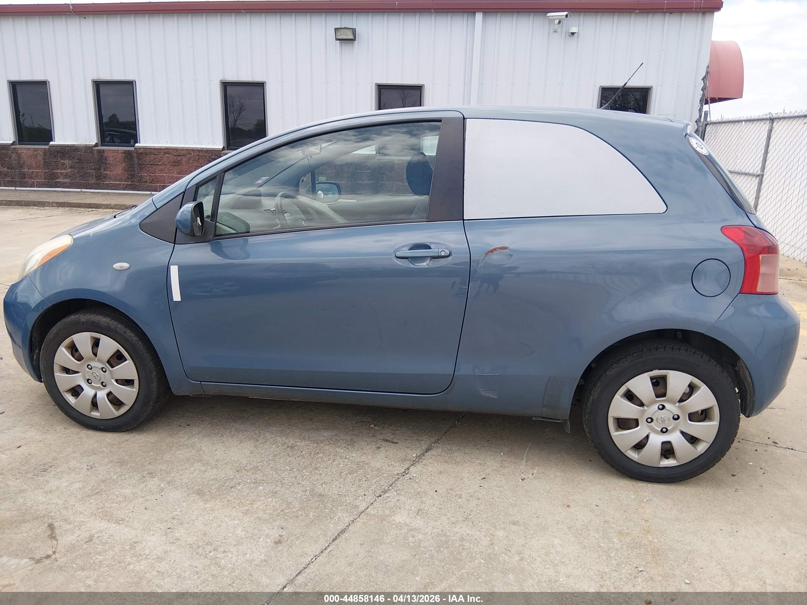 TOYOTA YARIS image 6