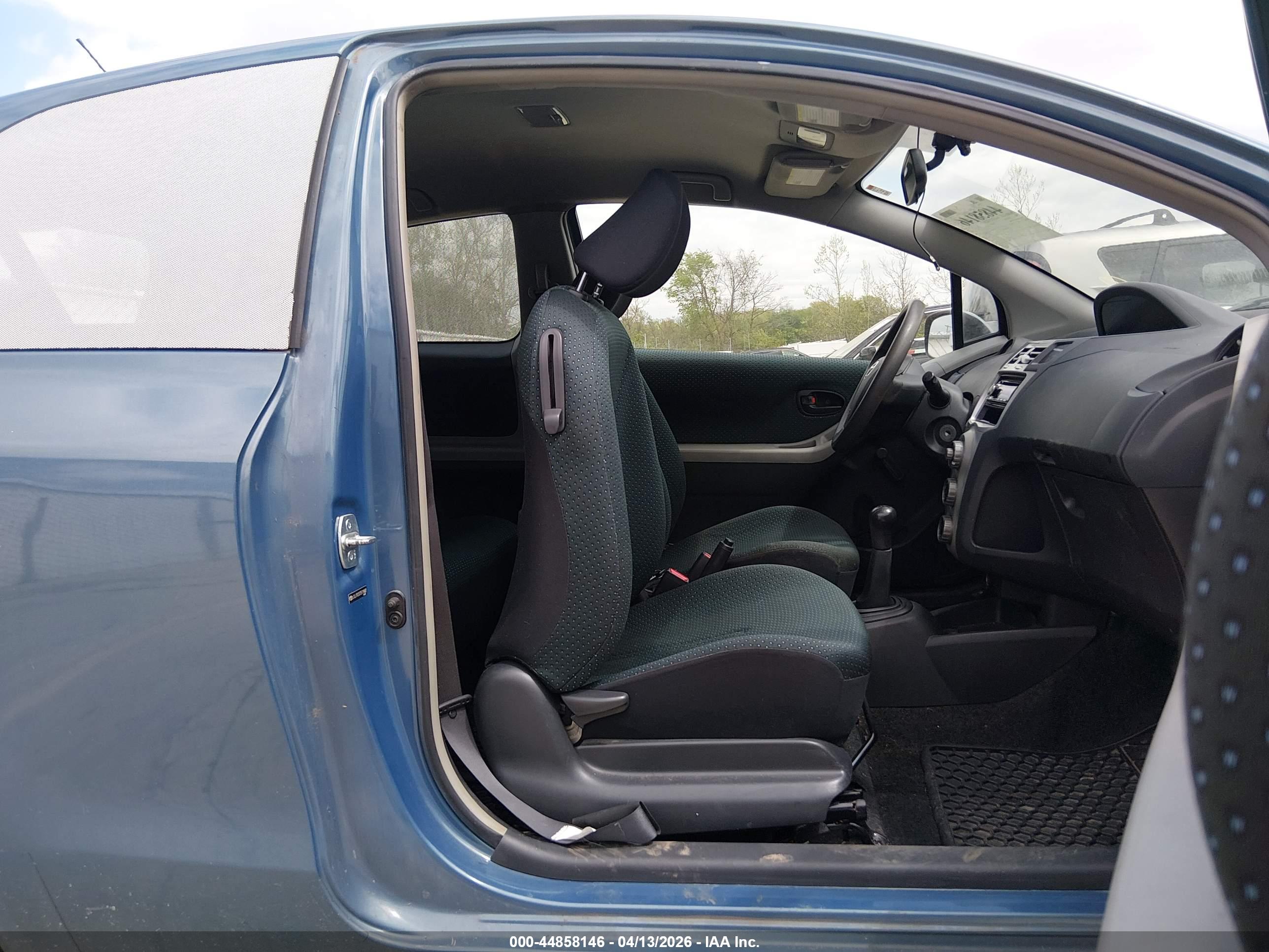 TOYOTA YARIS image 8