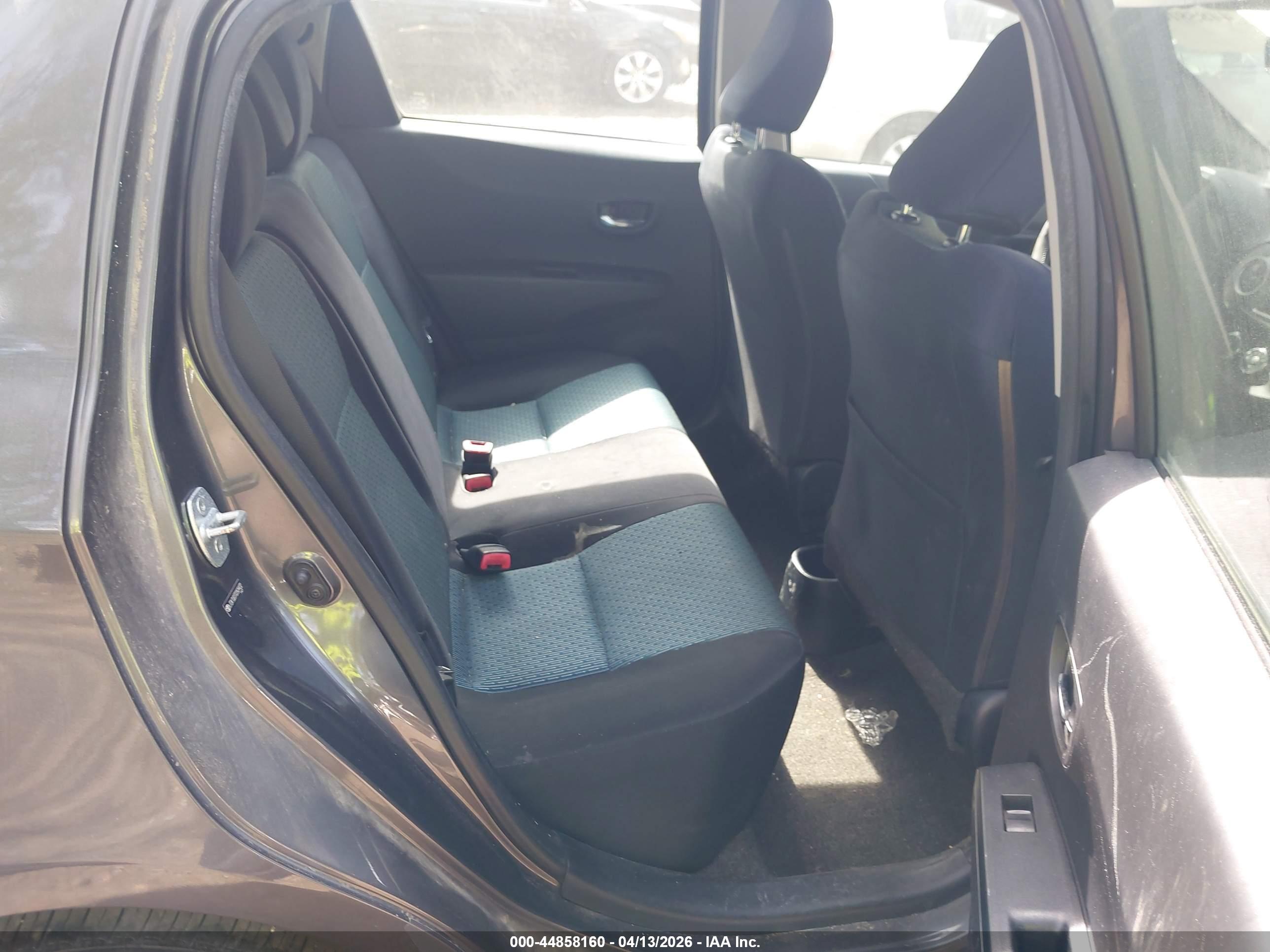 TOYOTA YARIS image 8