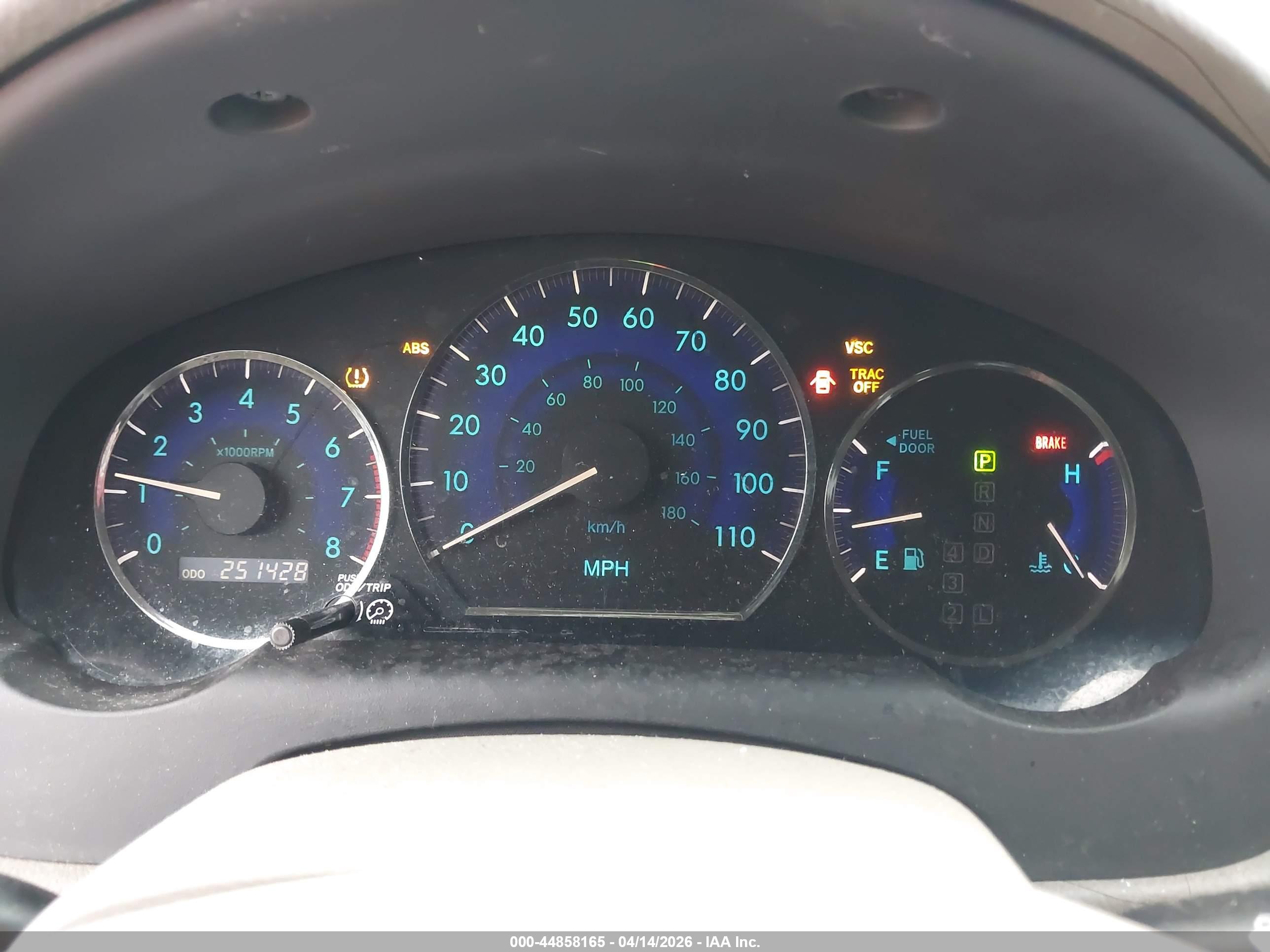 TOYOTA SIENNA image 7