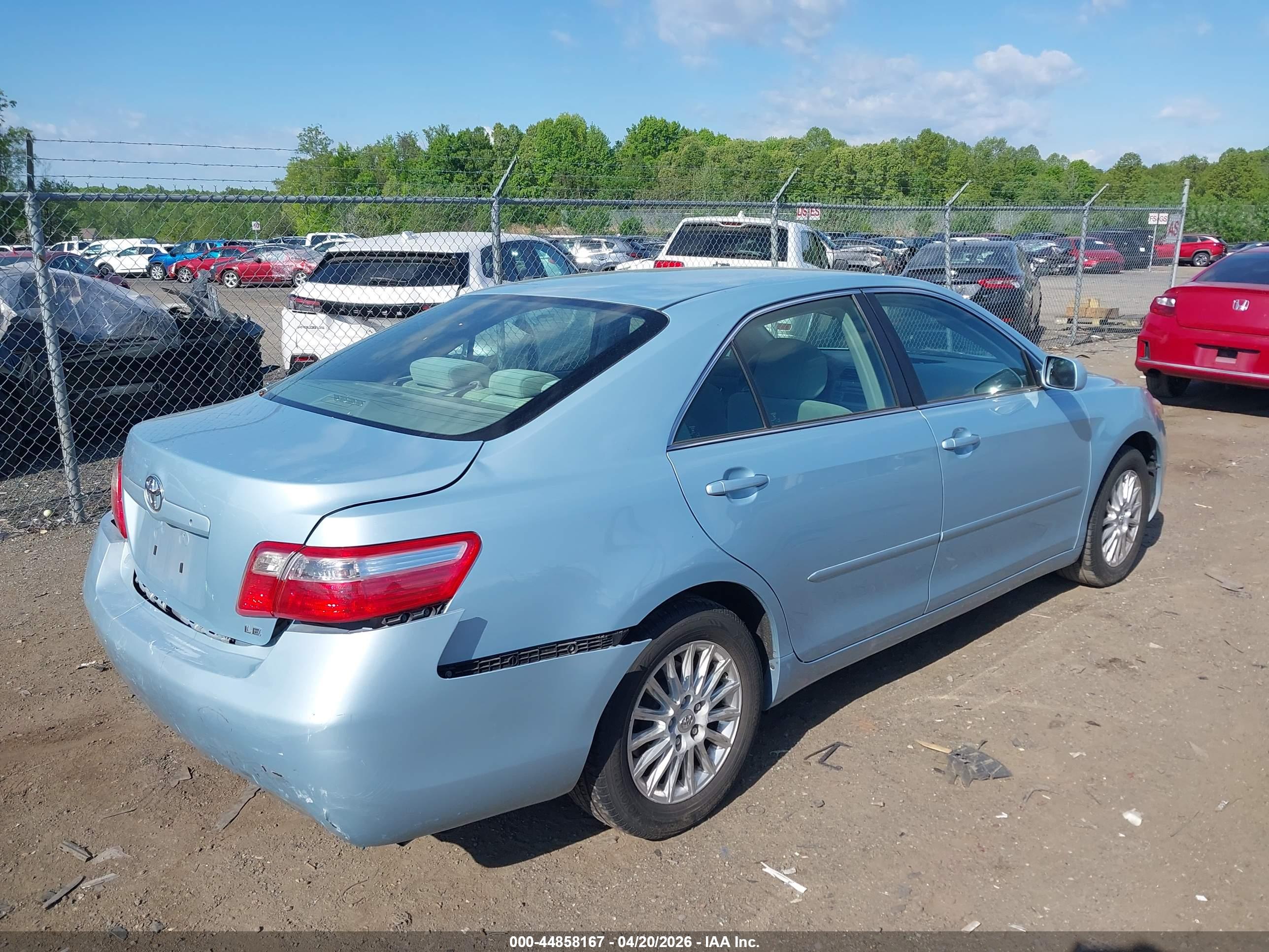 TOYOTA CAMRY image 4