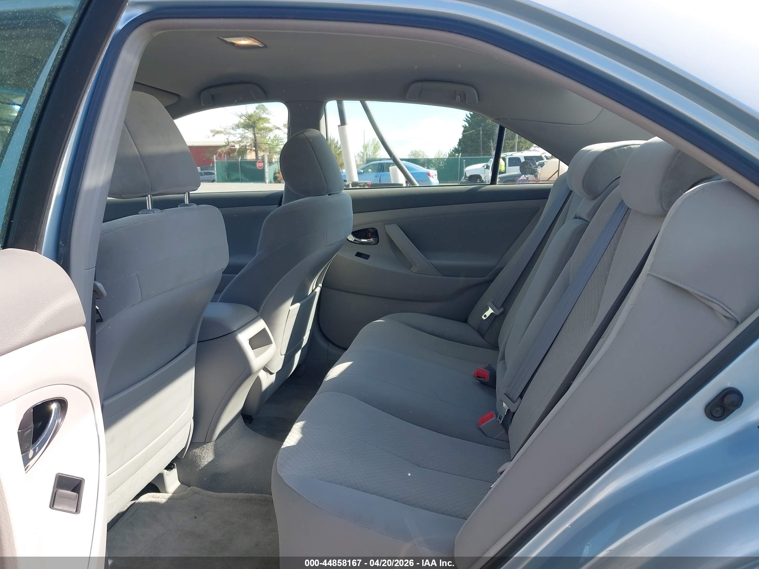 TOYOTA CAMRY image 8