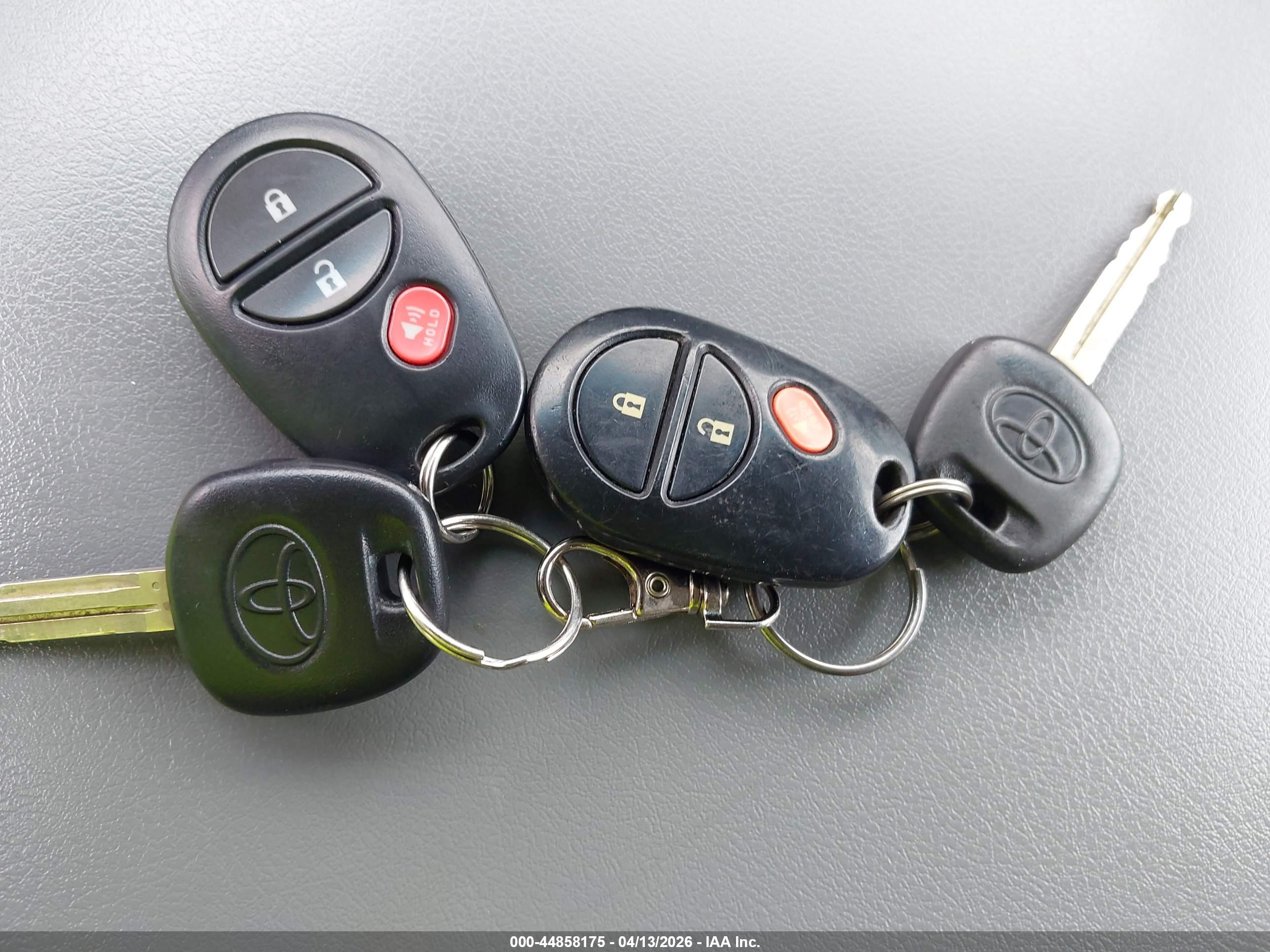 TOYOTA SEQUOIA image 11