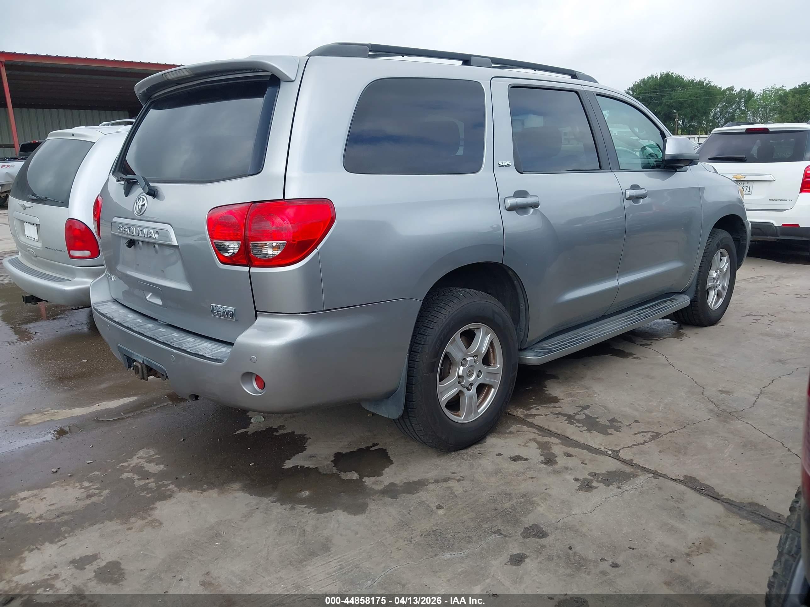 TOYOTA SEQUOIA image 4