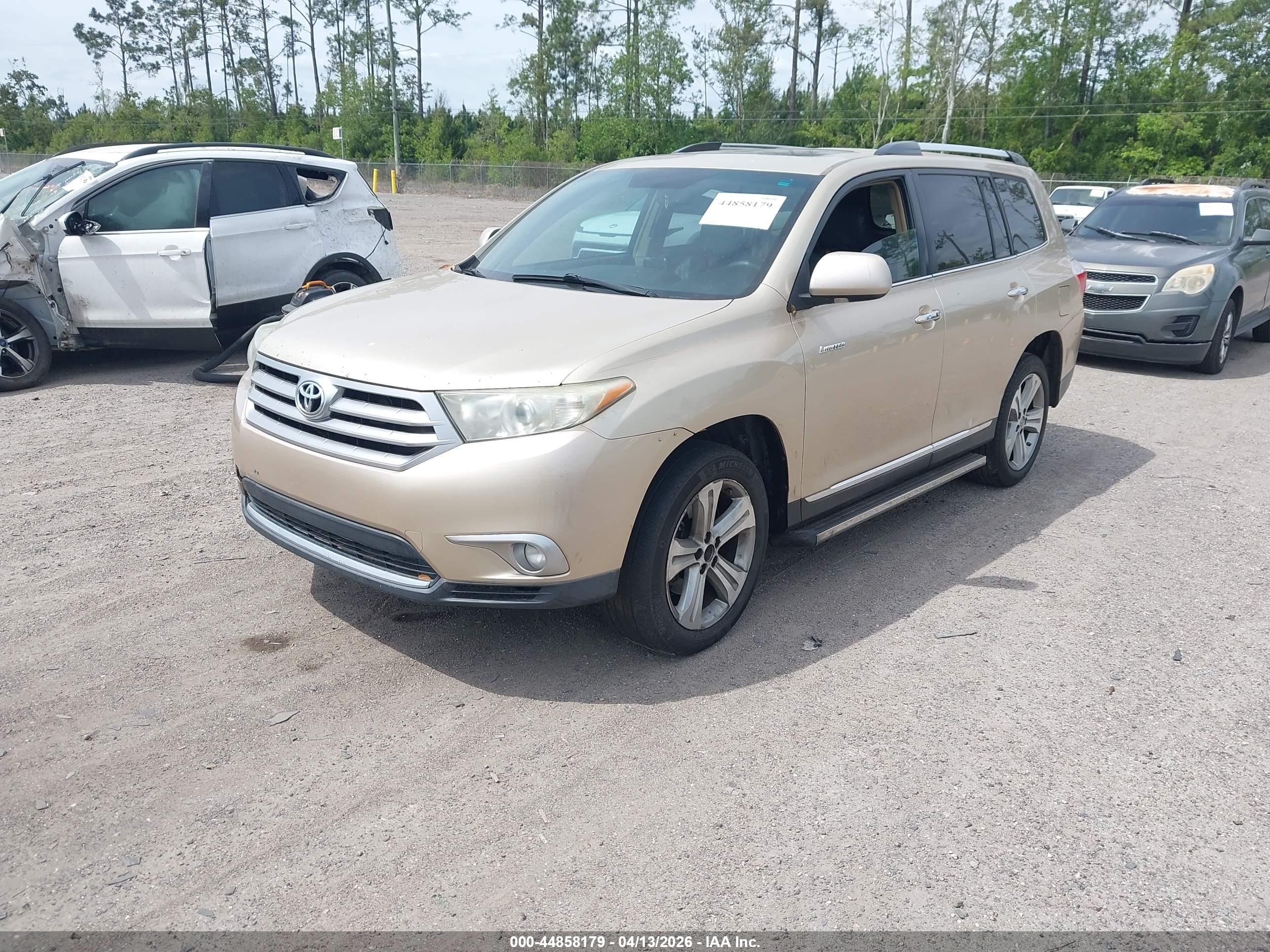 TOYOTA HIGHLANDER image 2