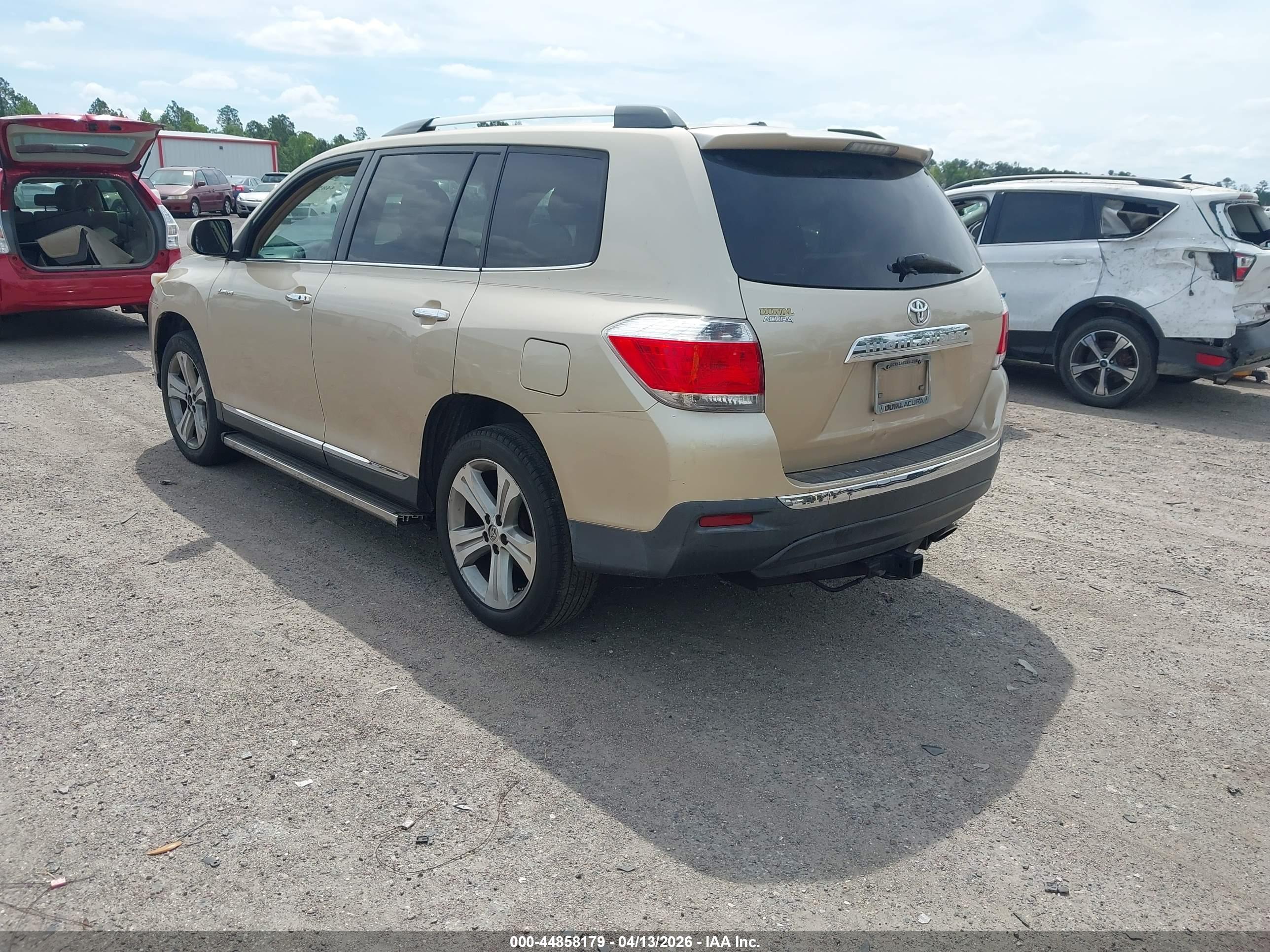 TOYOTA HIGHLANDER image 3