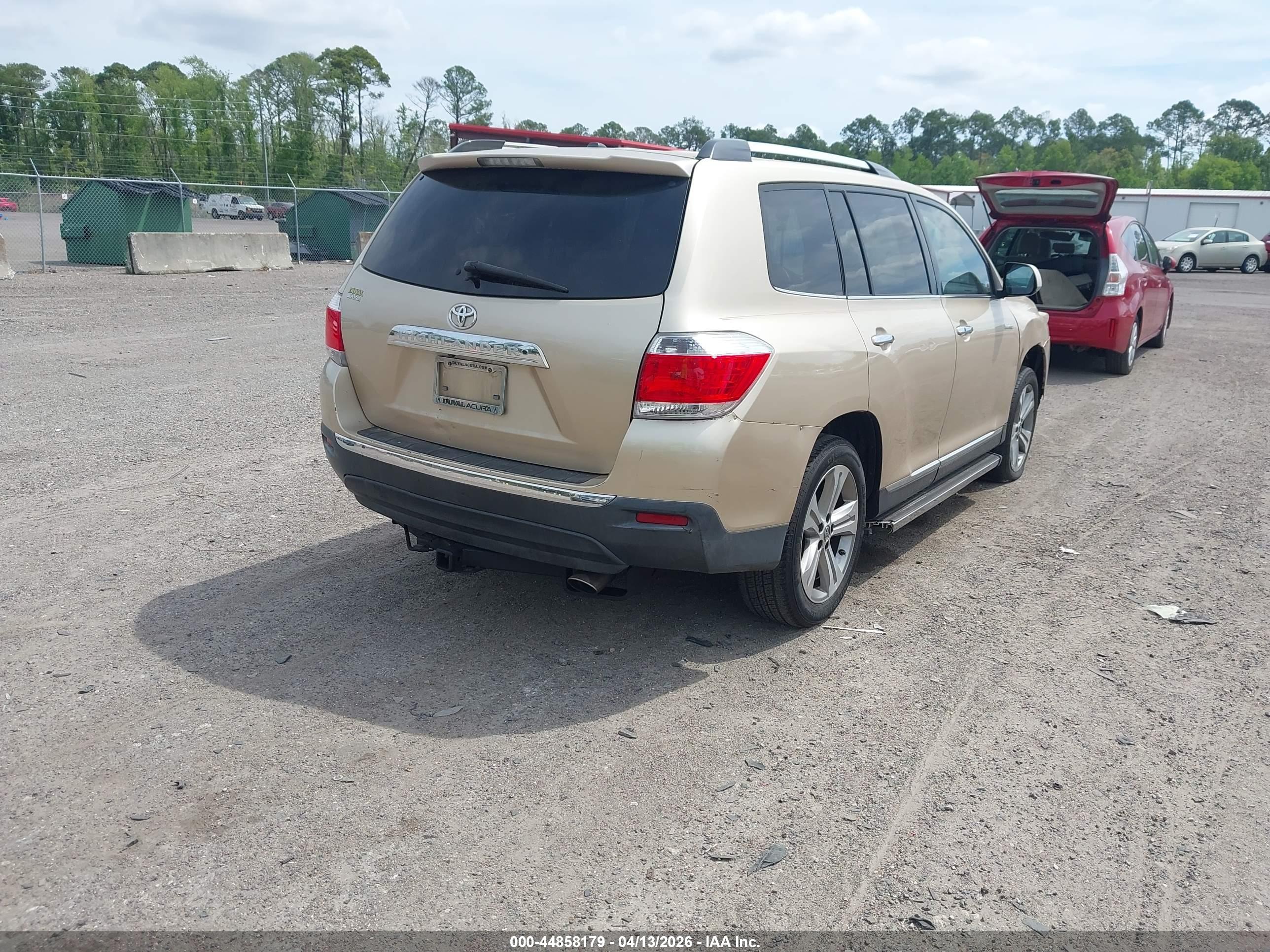 TOYOTA HIGHLANDER image 4