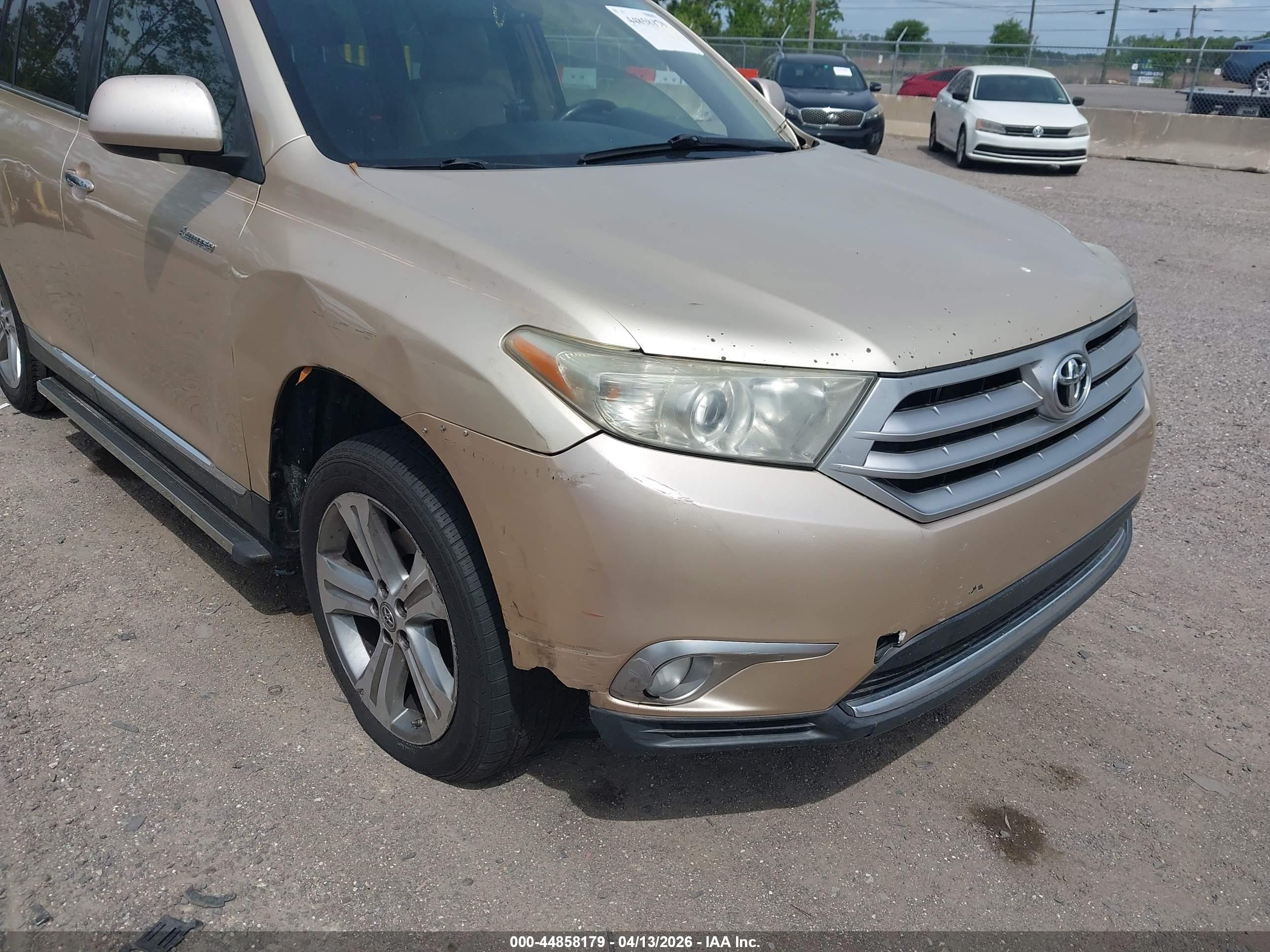 TOYOTA HIGHLANDER image 6