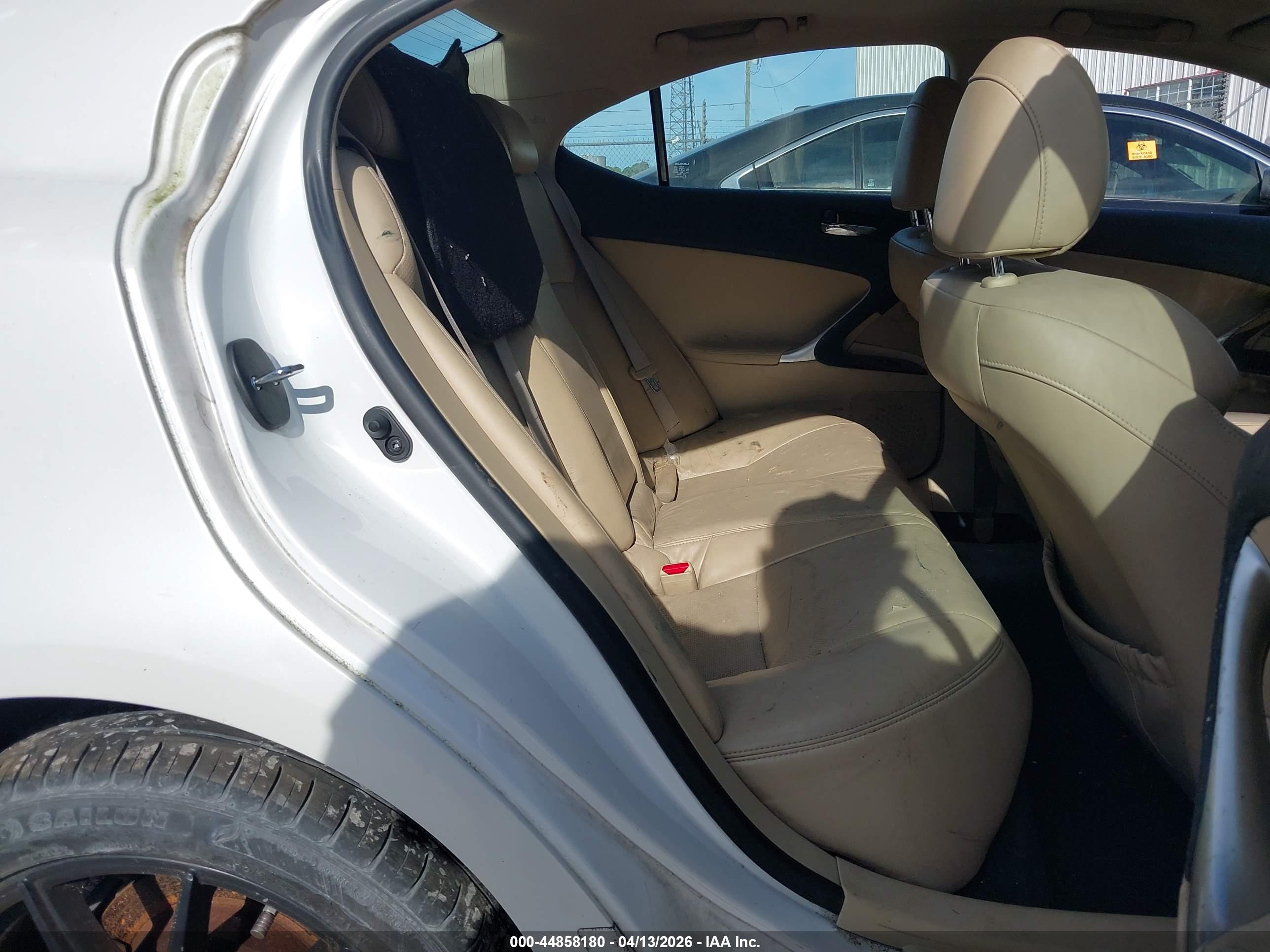 LEXUS IS image 8