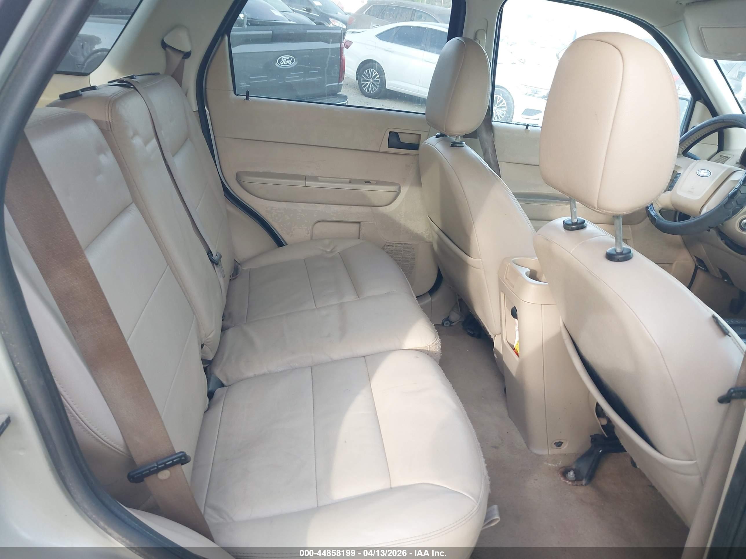 FORD ESCAPE image 8