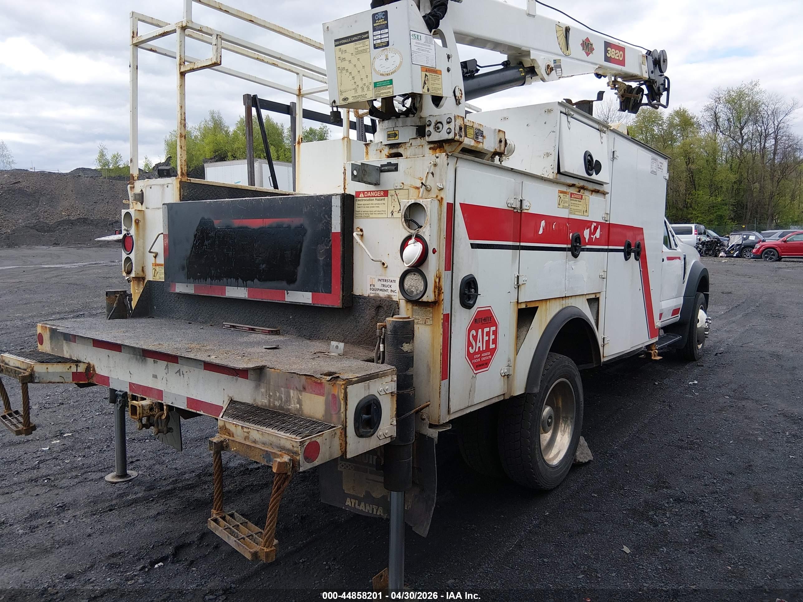 FORD F-550 image 4