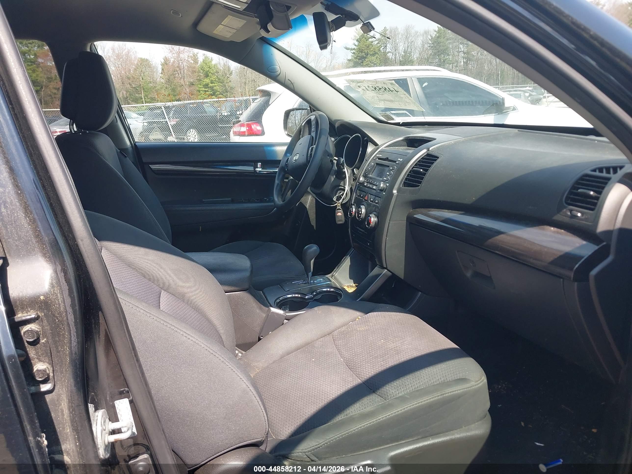 KIA SORENTO image 5