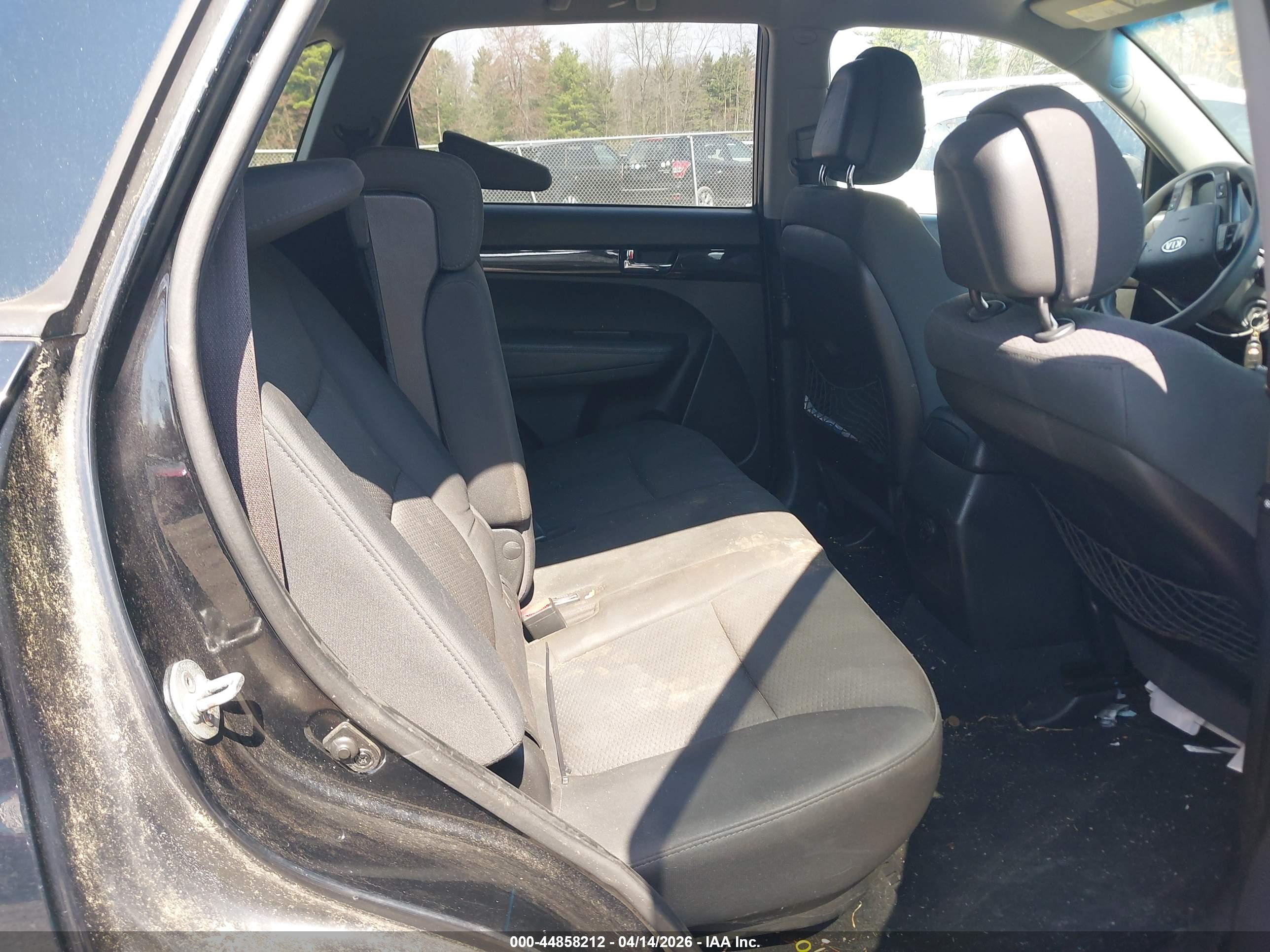 KIA SORENTO image 8