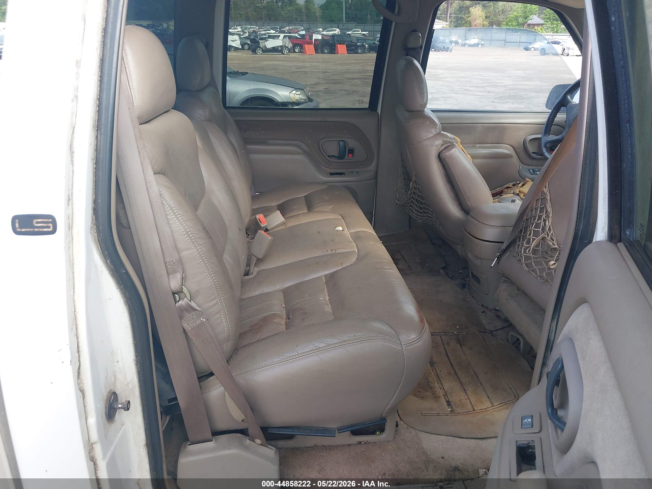 CHEVROLET K2500 image 8