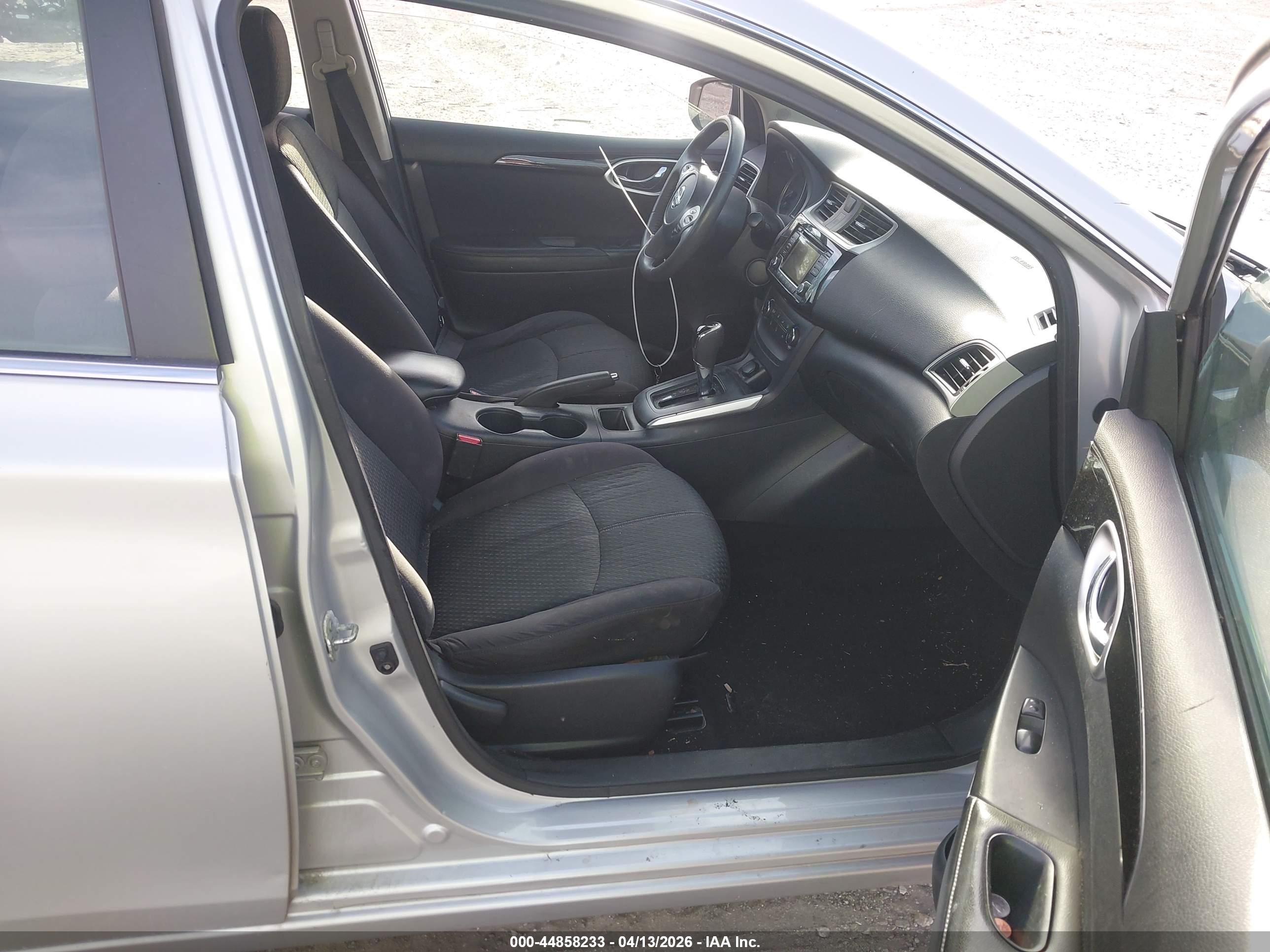 NISSAN SENTRA image 5