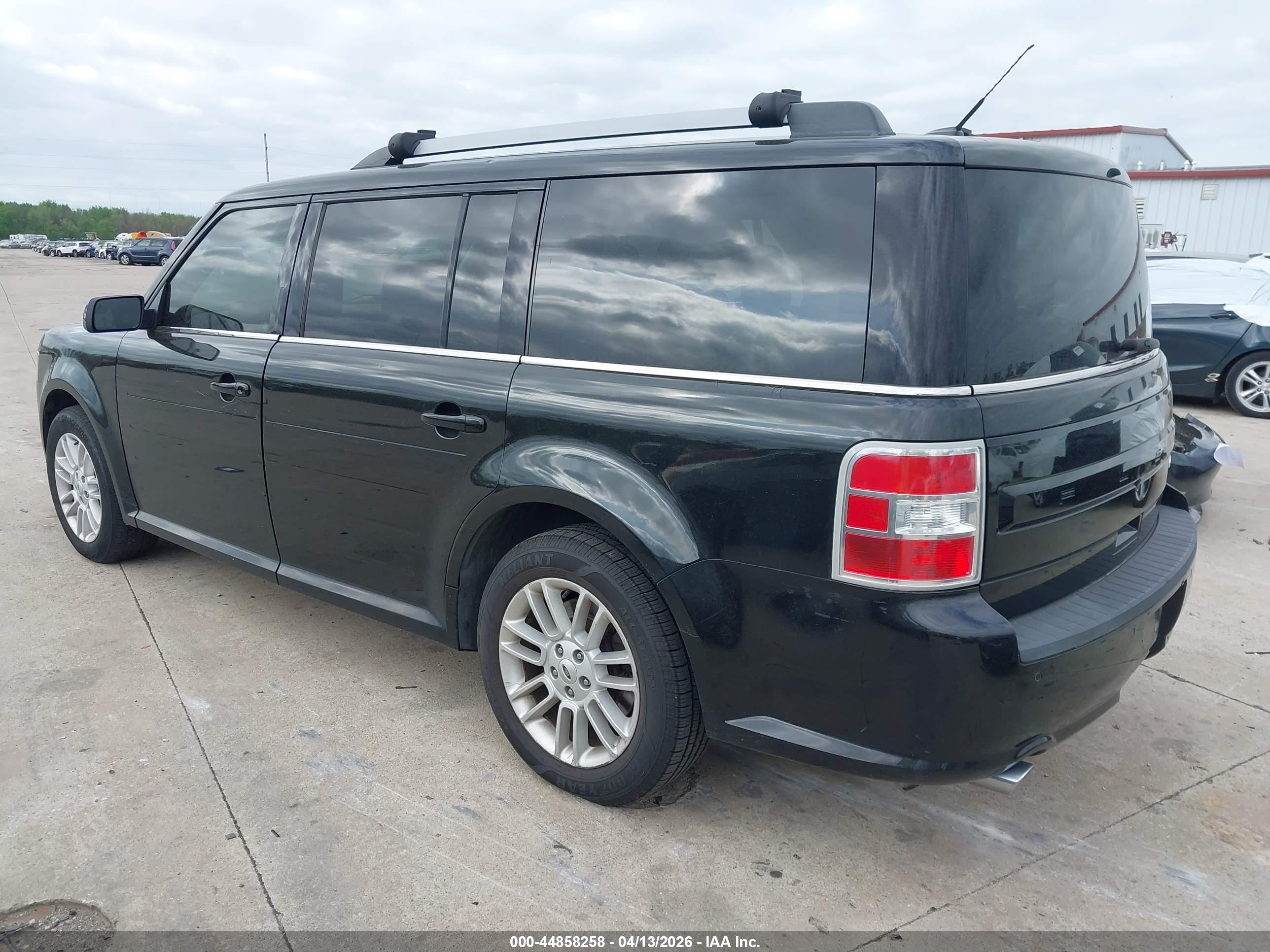 FORD FLEX image 3